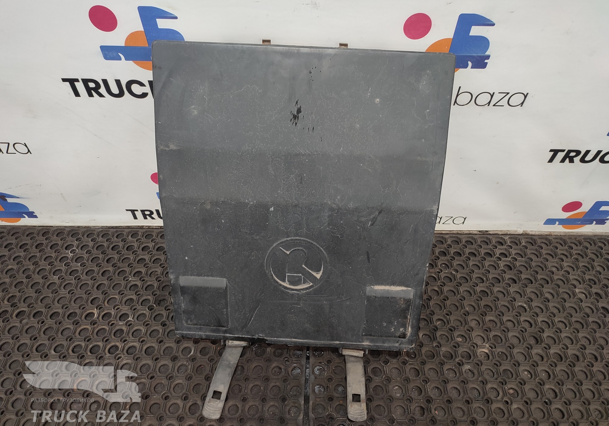 54901370315910 Крышка ящика АКБ для КАМАЗ 54901