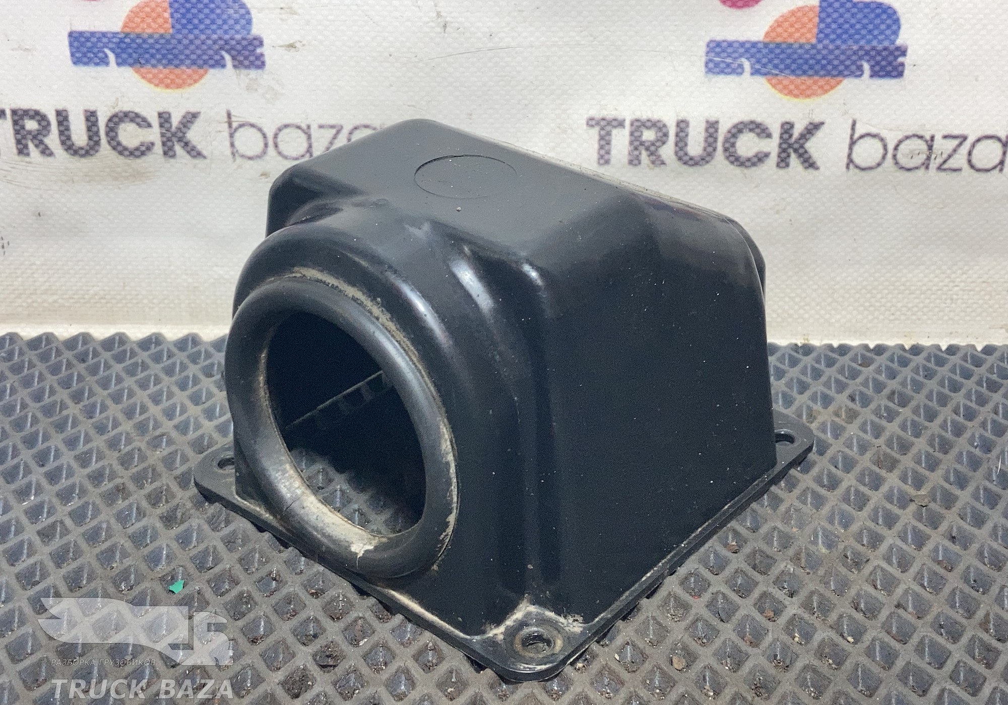 711421015 Крышка выключателя массы для КАМАЗ 5490 (с 2013)