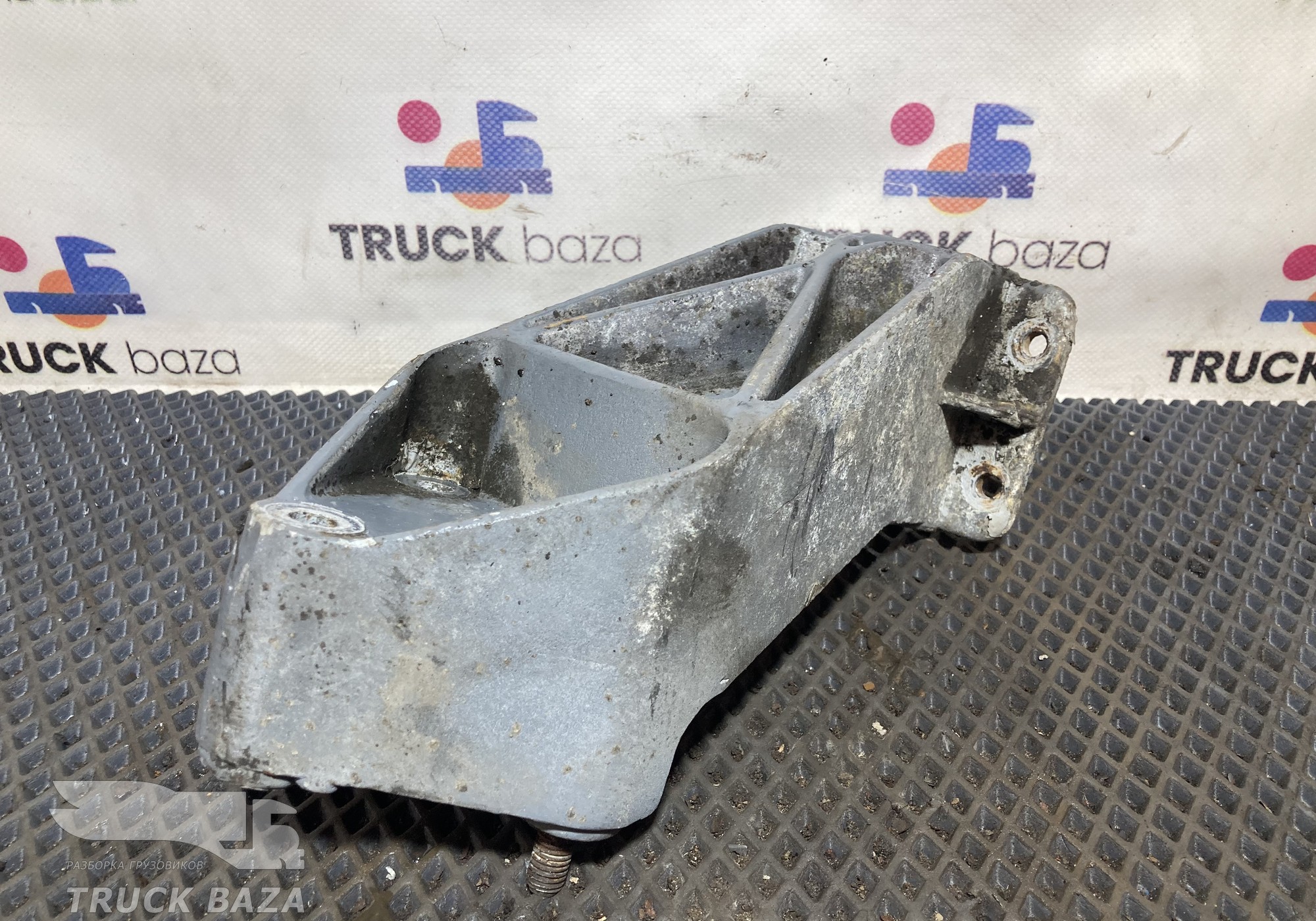 2050044 Кронштейн крыла заднего для Daf CF