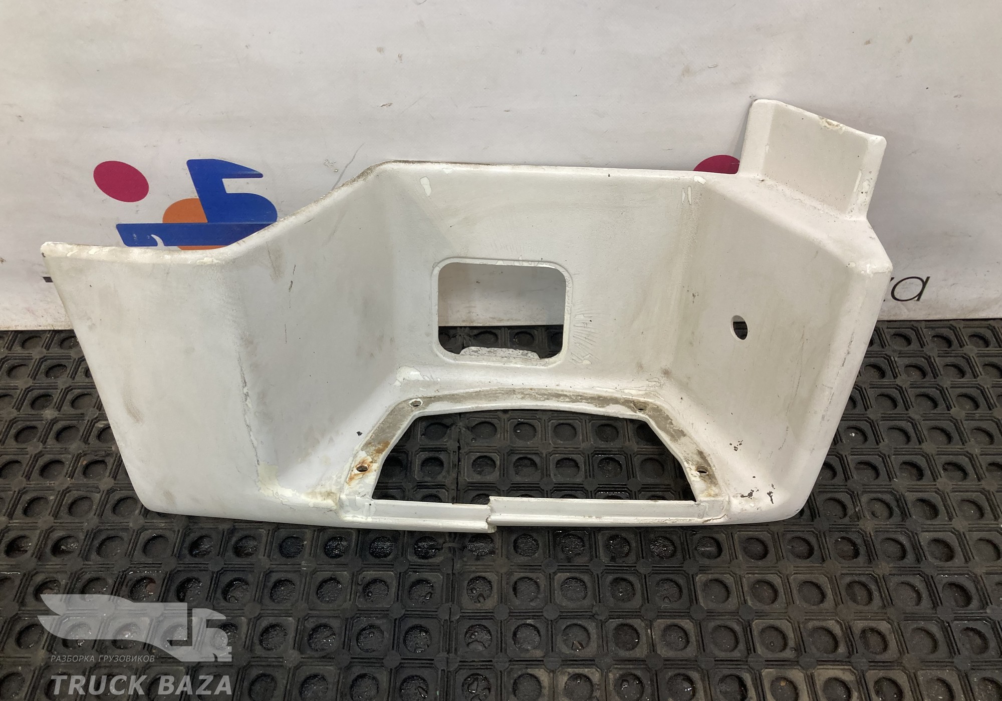 81615100798 Корпус подножки правый для Man TGA