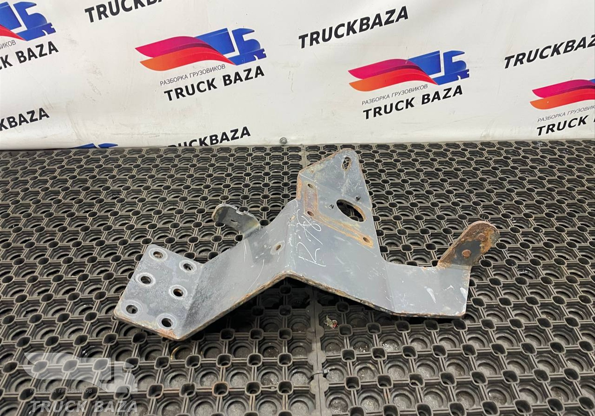 7420918478 Кронштейн влагоотделителя для Renault Premium II (с 2005 по 2013)