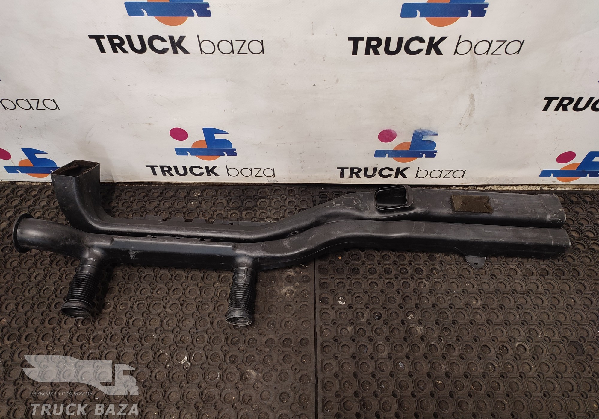 3175646 Воздуховод отопителя