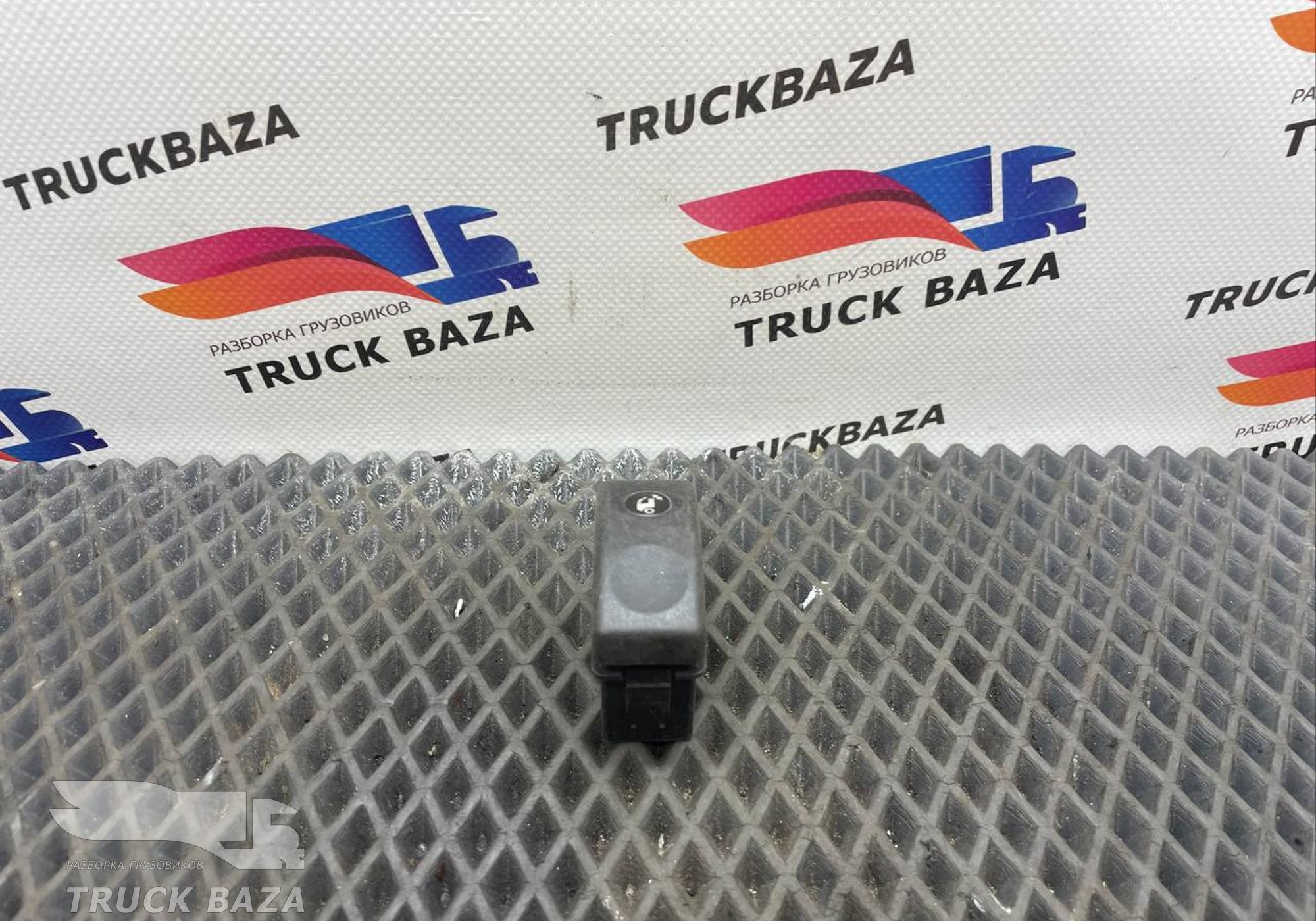 1435596 Кнопка люка для Daf XF105 (с 2005)