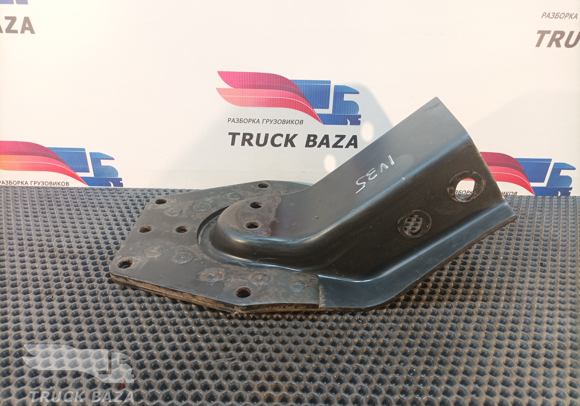 99486841 Кронштейн траверсы для Iveco Stralis II Hi-Way (с 2012)