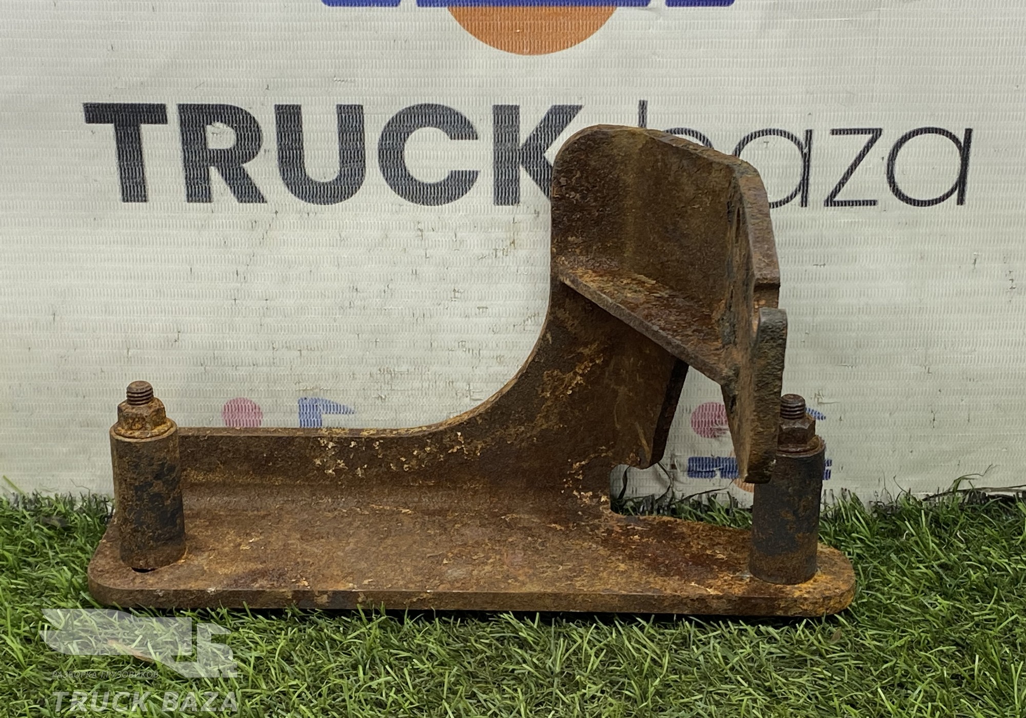 54901302090 Кронштейн радиатора левый для КАМАЗ 5490 (с 2013)