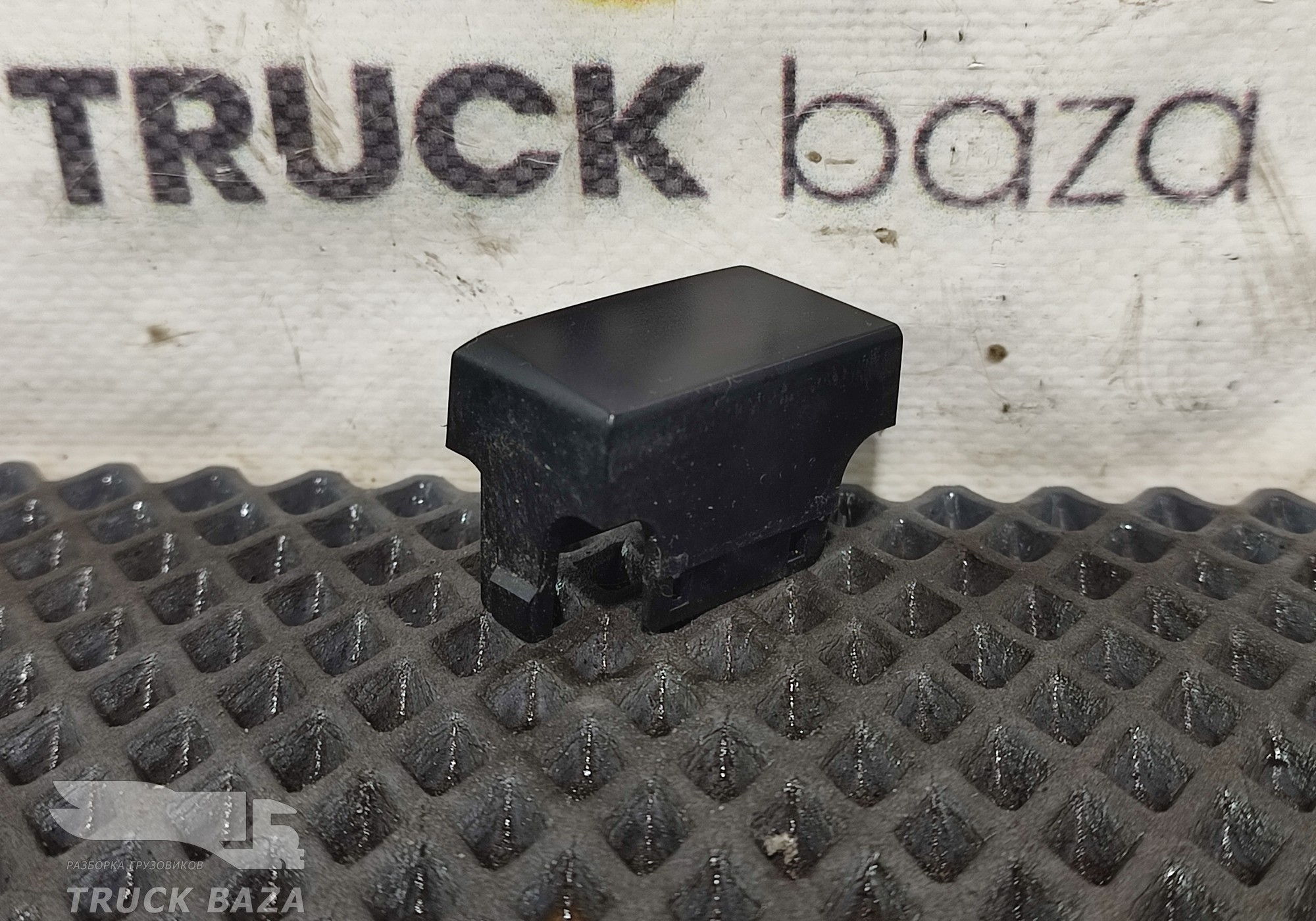 82257719 Заглушка кнопки для Renault T (с 2013)