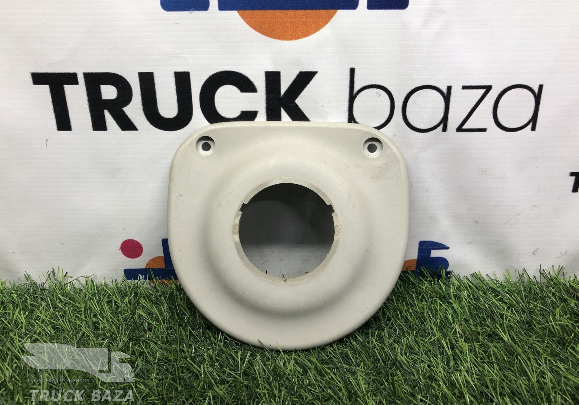 504185780 Накладка плафона салонного