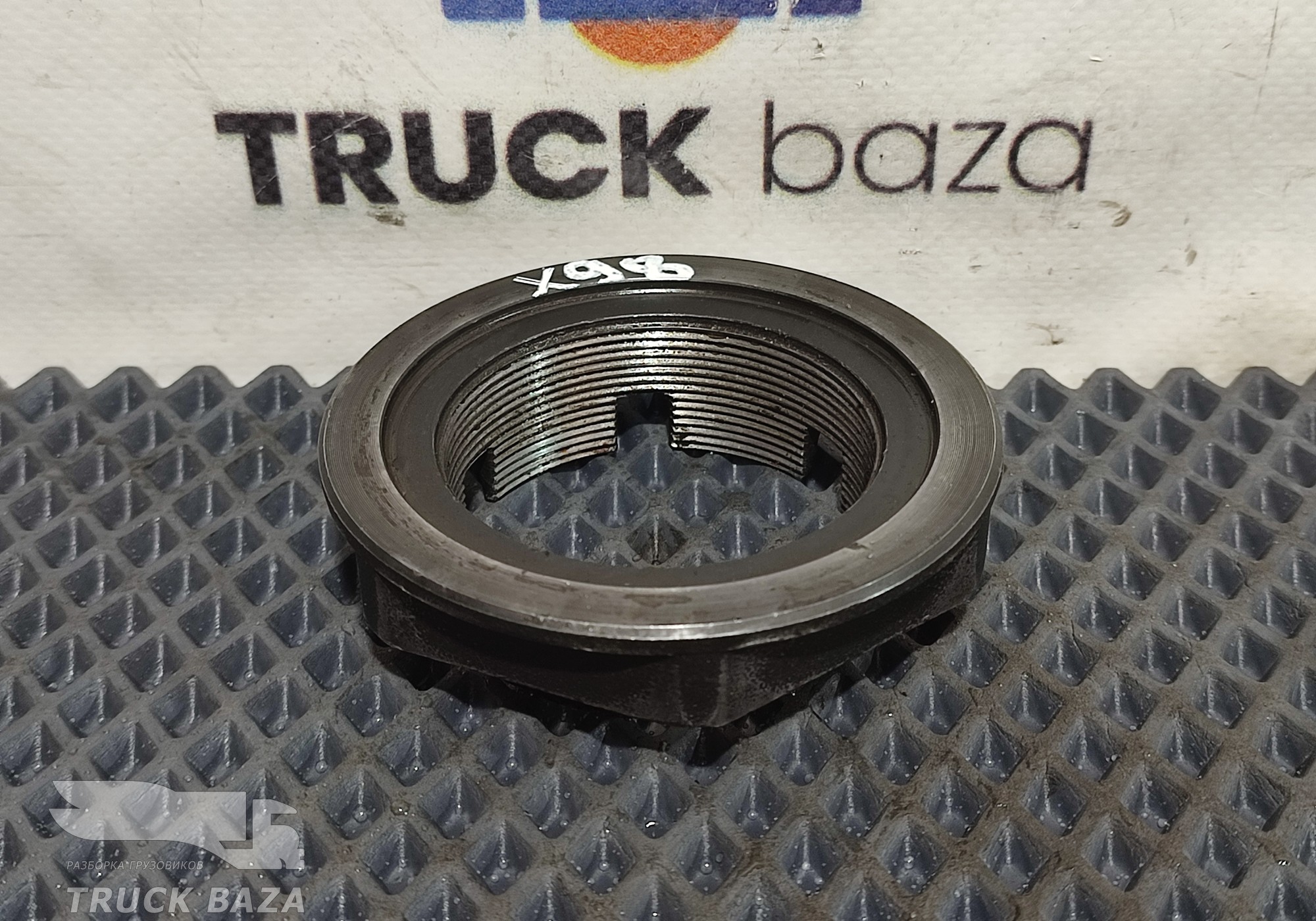 1396606 Гайка ступицы передней