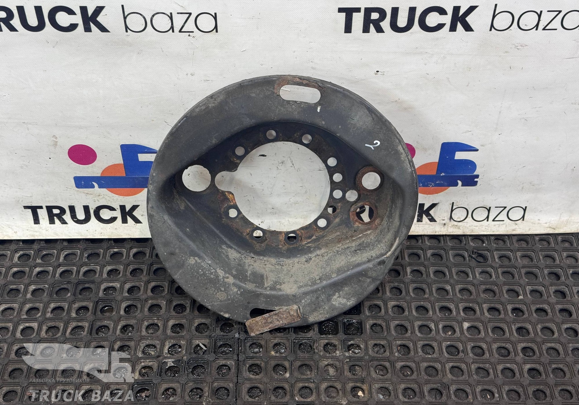 1378429 Пыльник тормозного барабана для Разные Грузовики