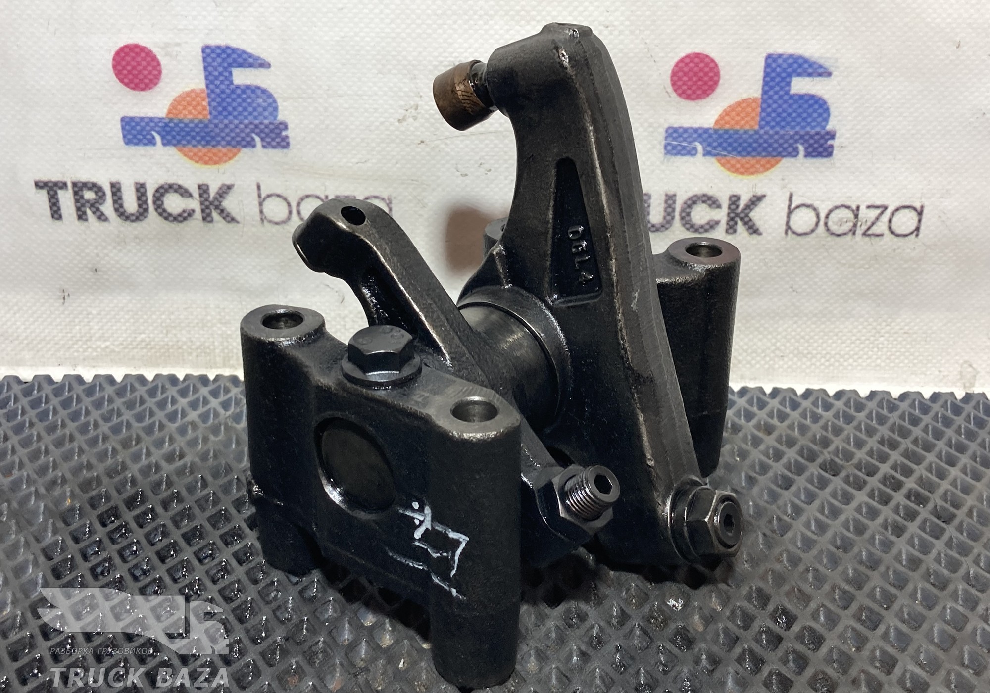 1858755 Вал рокеров в сборе для Daf XF105 (с 2005)