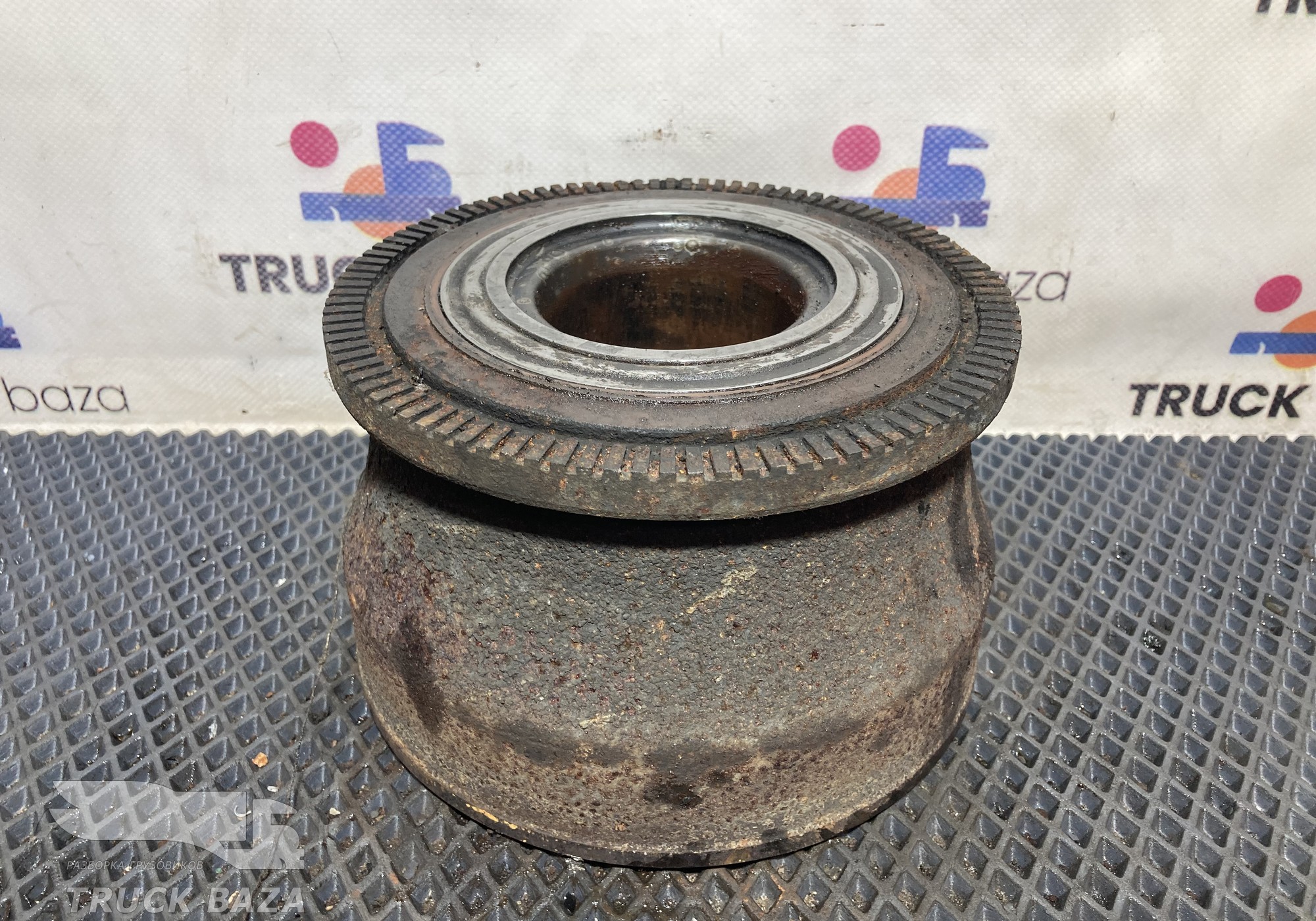 652083103009 Ступица передняя для КАМАЗ 54901