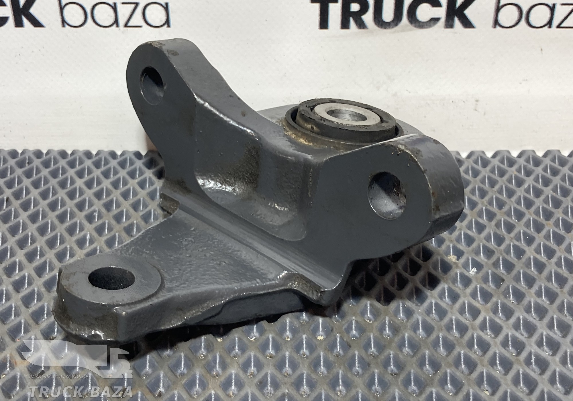 2290960 Кронштейн стабилизатора переднего