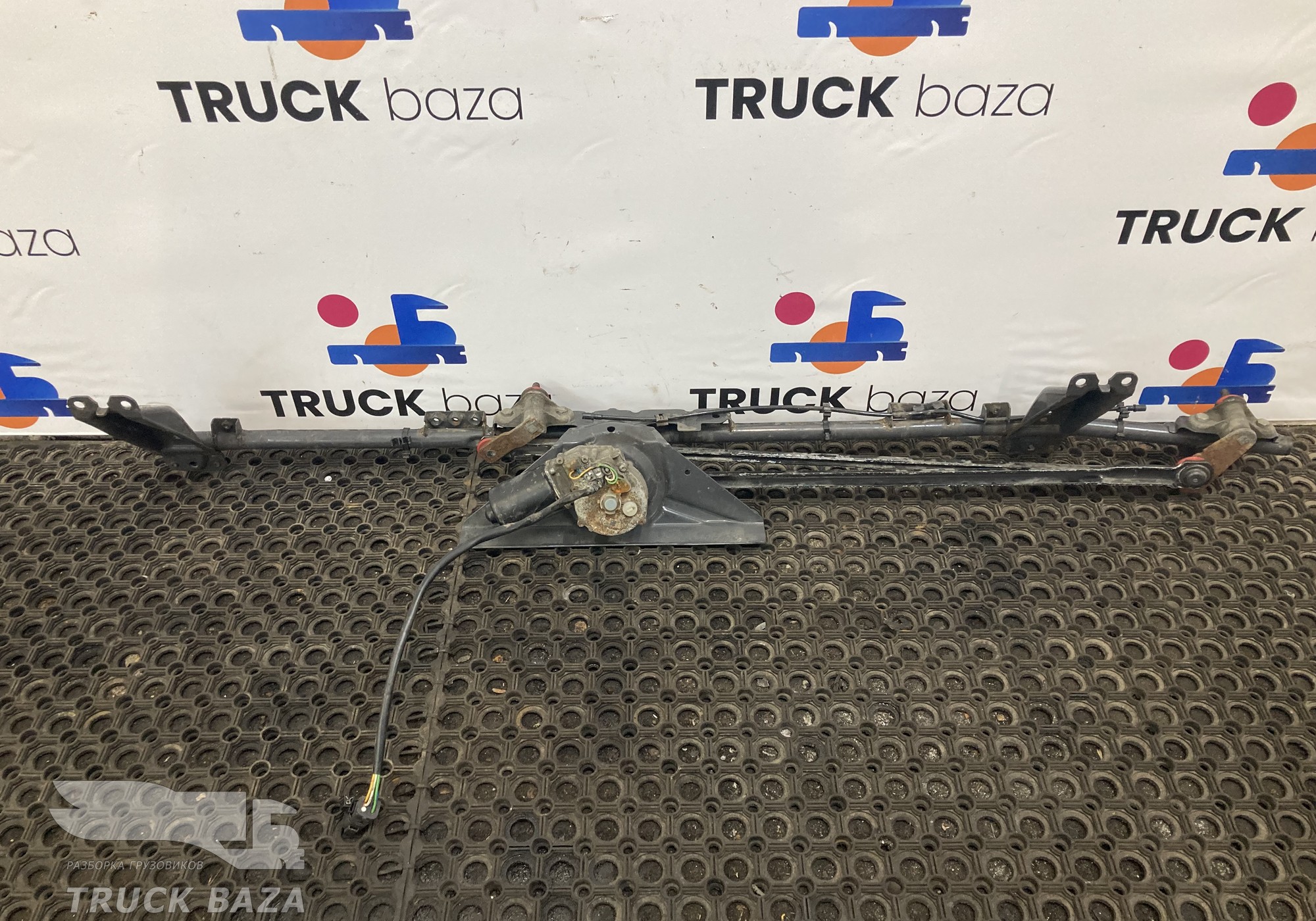 2120765 Трапеция стеклоочистителей в сборе