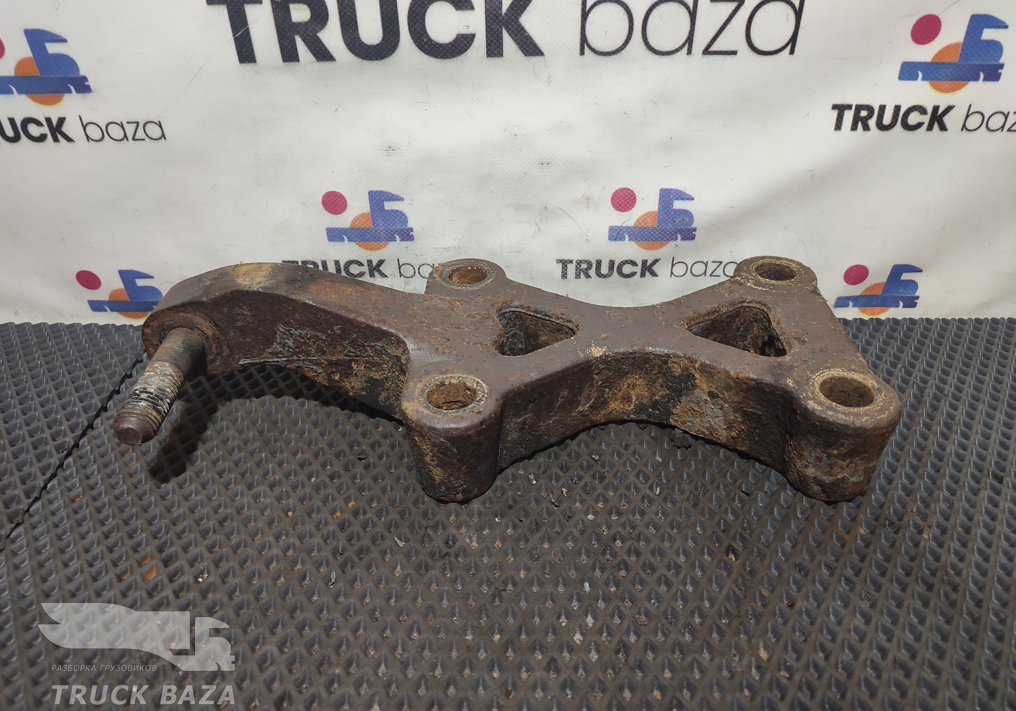 1769881 Кронштейн заднего амортизатора левый