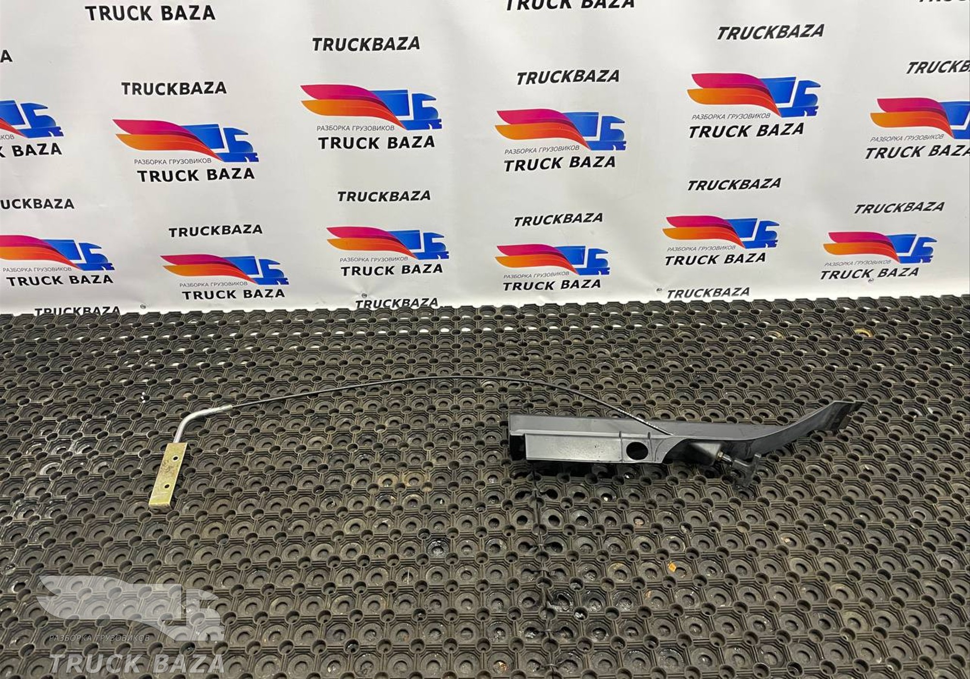 1368668 Накладка ручки бардачка левая для Daf XF105 (с 2006 по 2020)