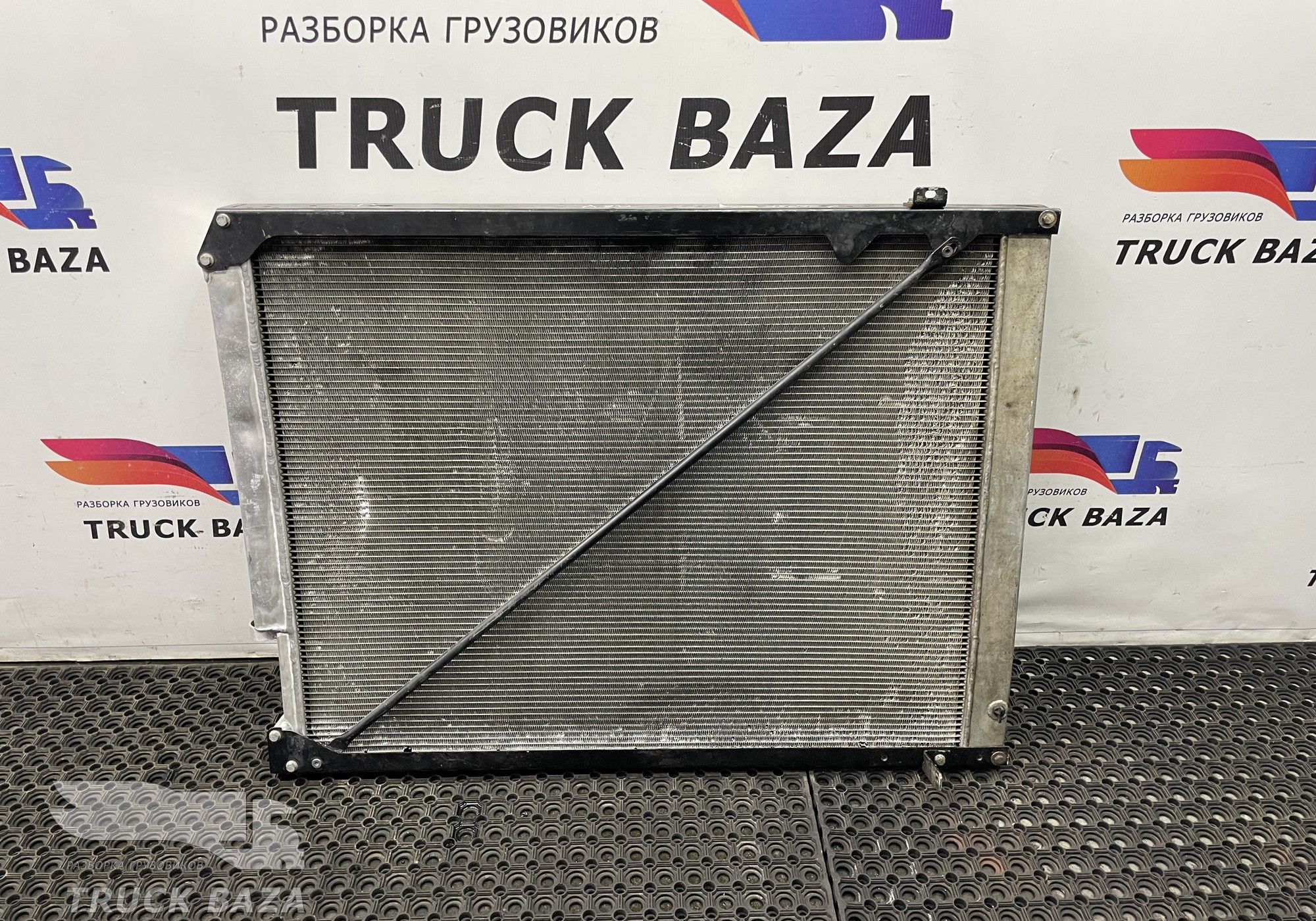 9425001203 Радиатор основной для Mercedes-Benz