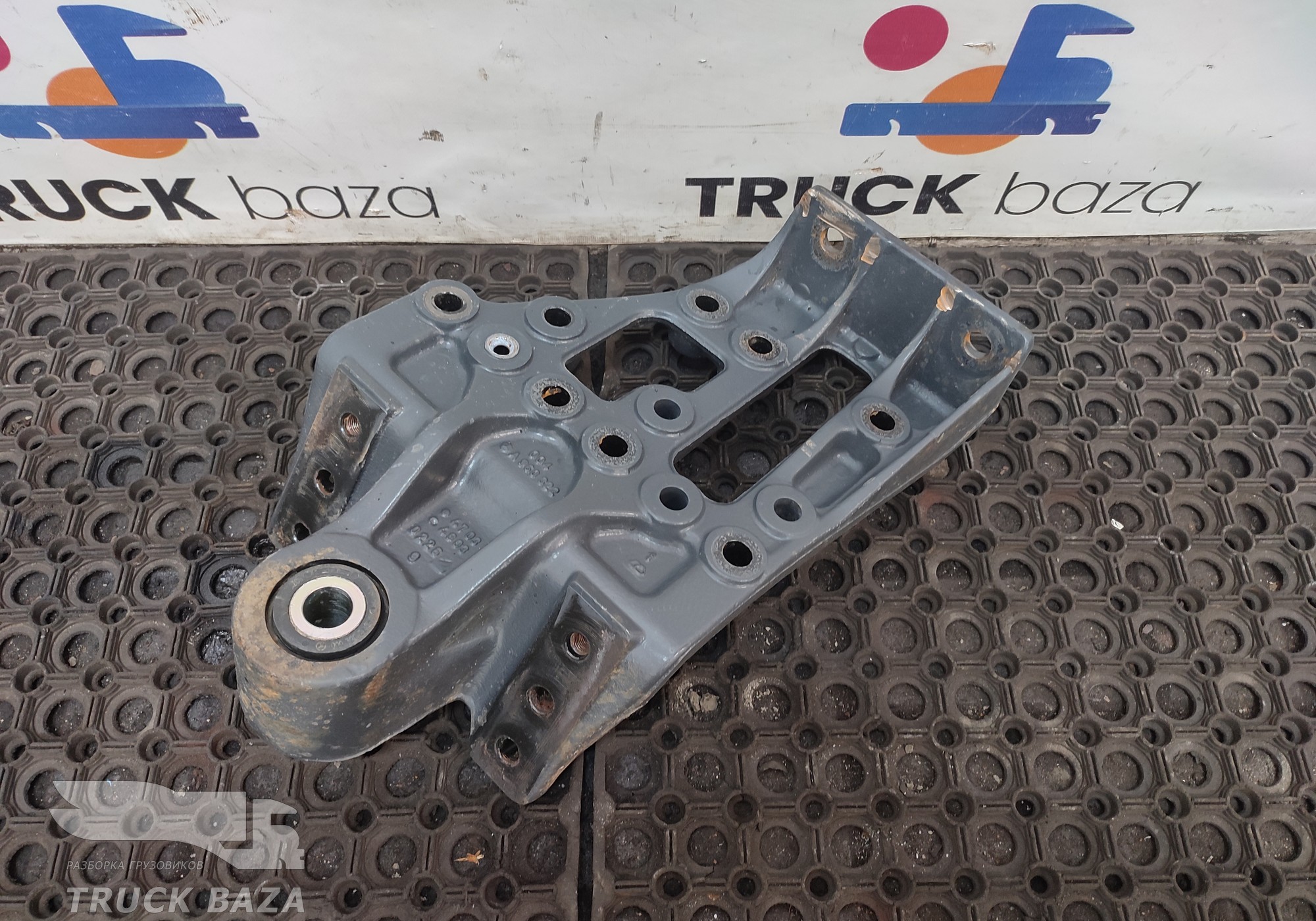 9603221403 Кронштейн передней рессоры правый для Mercedes-Benz Actros New Actros MP4 (с 2011)