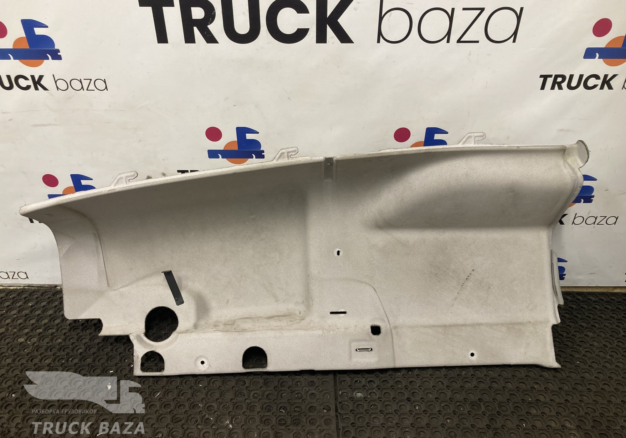 A9606908457 Обшивка крыши боковая правая