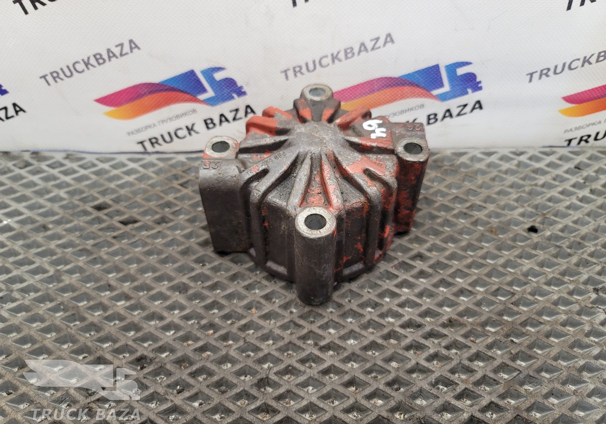 8114627473 Крышка цилиндра КПП ZF для Man F90 (с 1986 по 1997)
