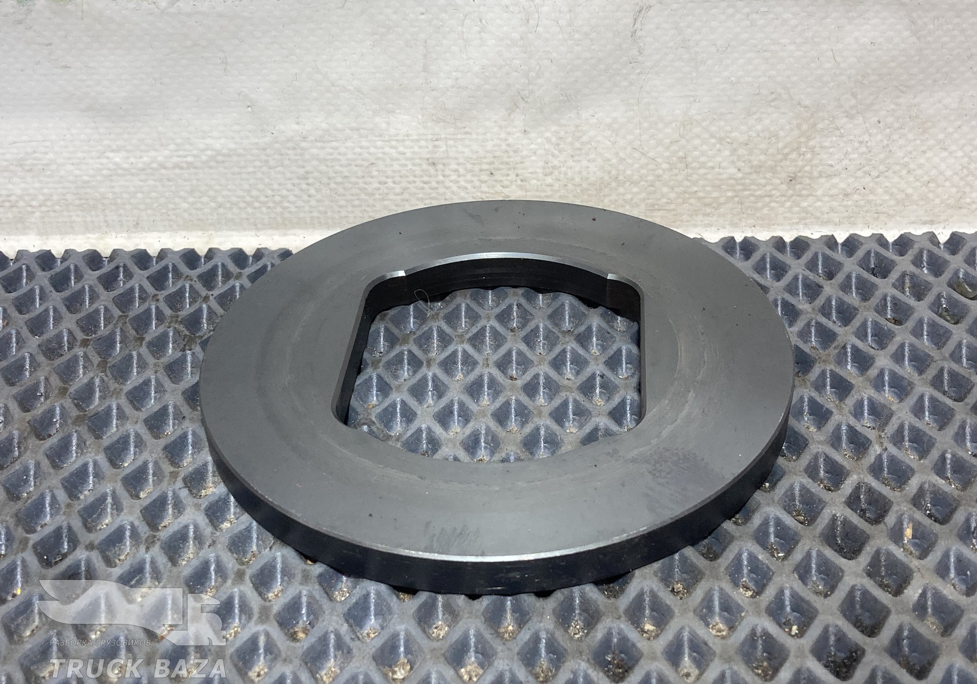 1692209 Шайба ступицы передней