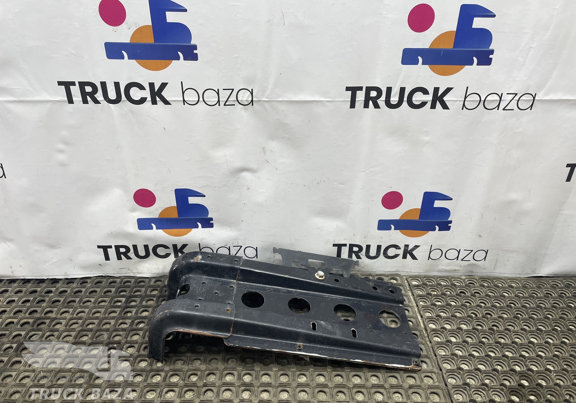 81612435430 Кронштейн крыла переднего для Man TGS II (с 2012)