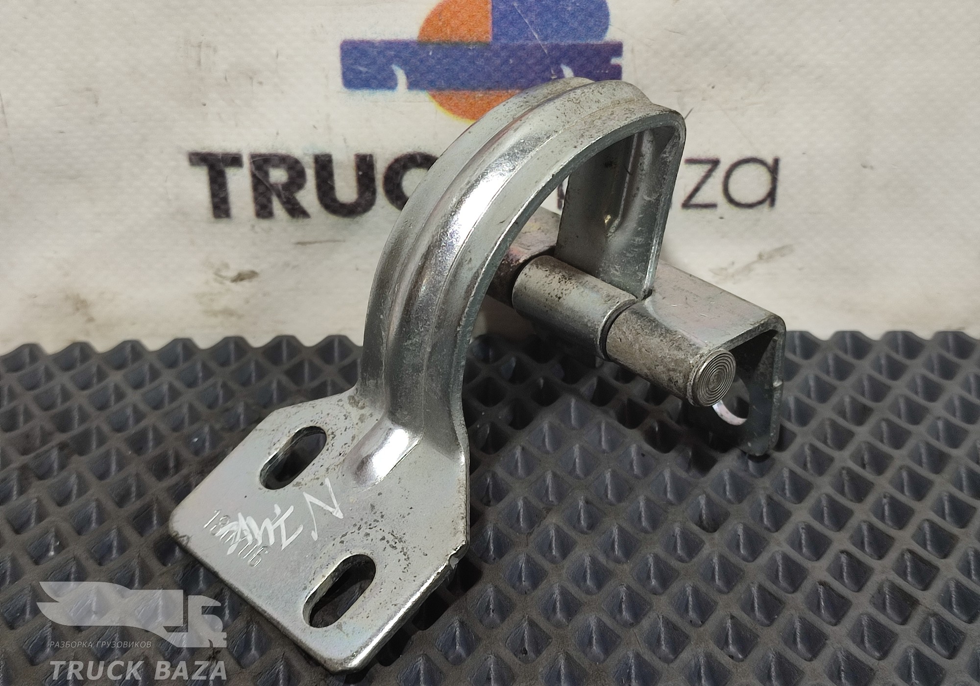 81972010332 Петля крышки инструментального ящика для Man TGS II (с 2012)