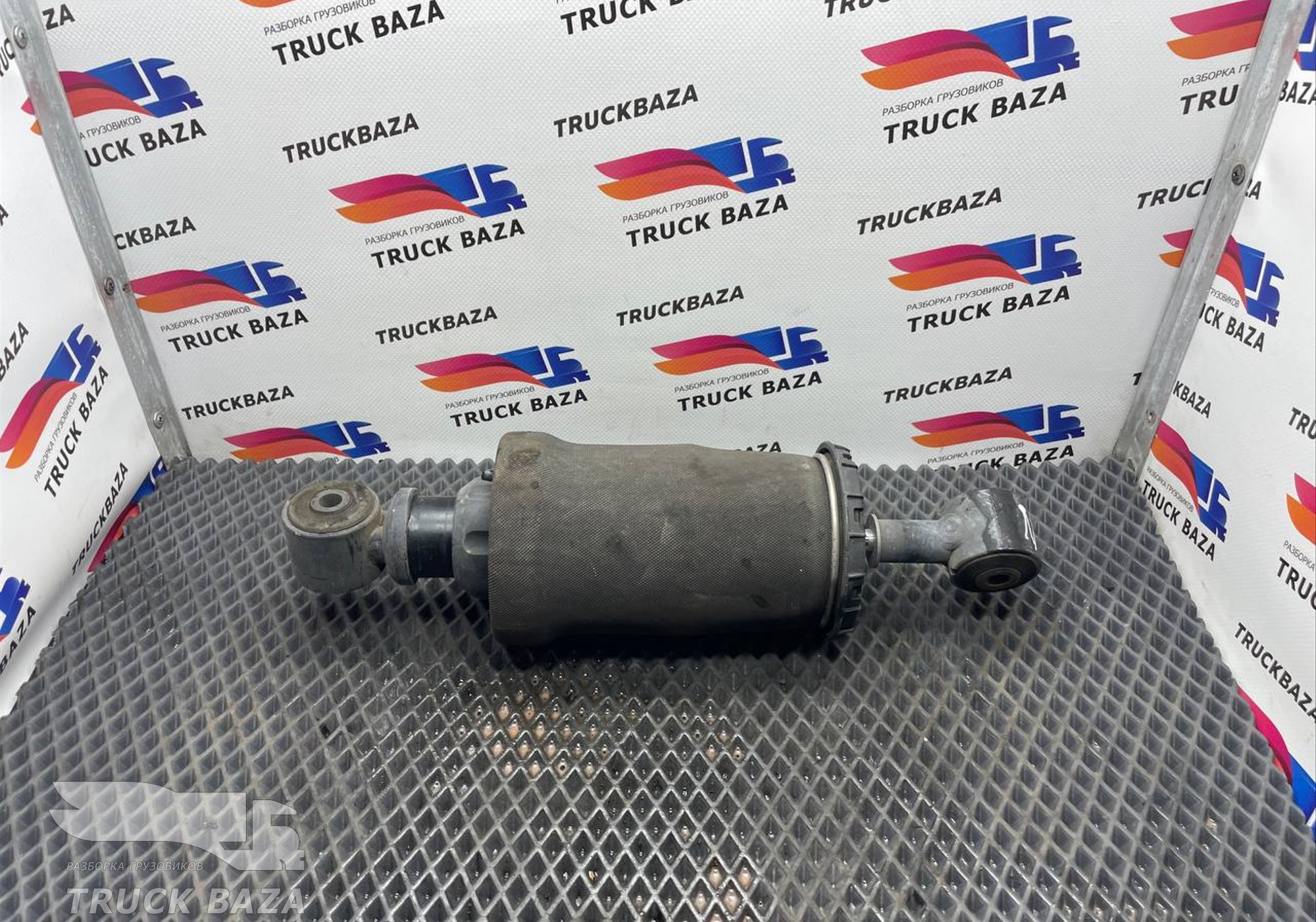 81417226053 Подушка кабины передняя для Man TGX II (с 2012)