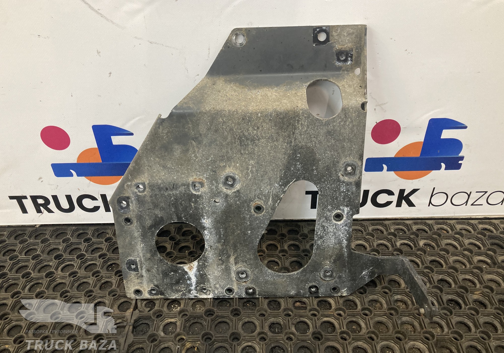 2427970 Крoнштeйн блoкoв упpавлeния для Scania 6-series R (с 2016)