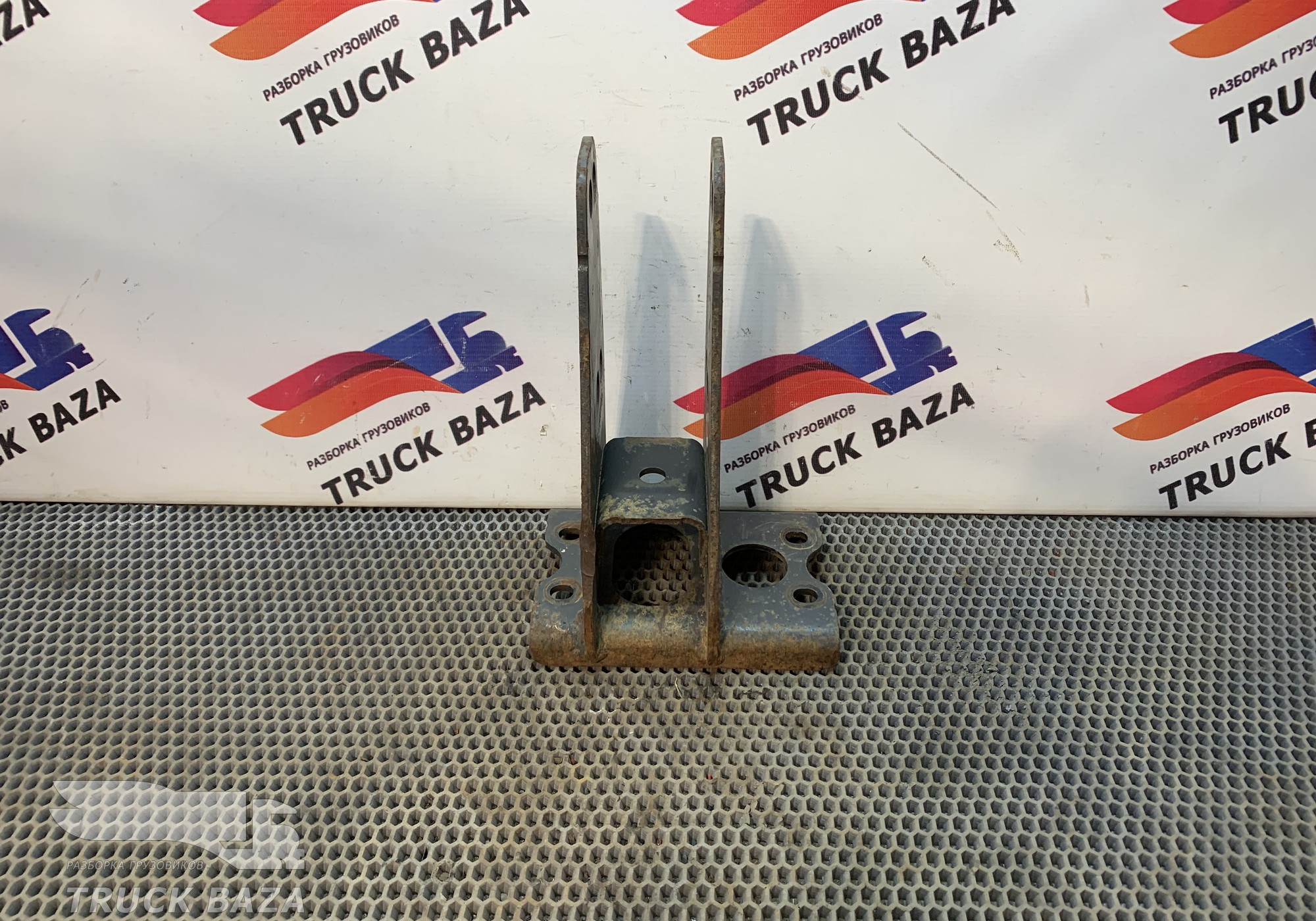 A9443100009 Кронштейн усилителя бампера левый для Mercedes-Benz Axor II (с 2004 по 2010)