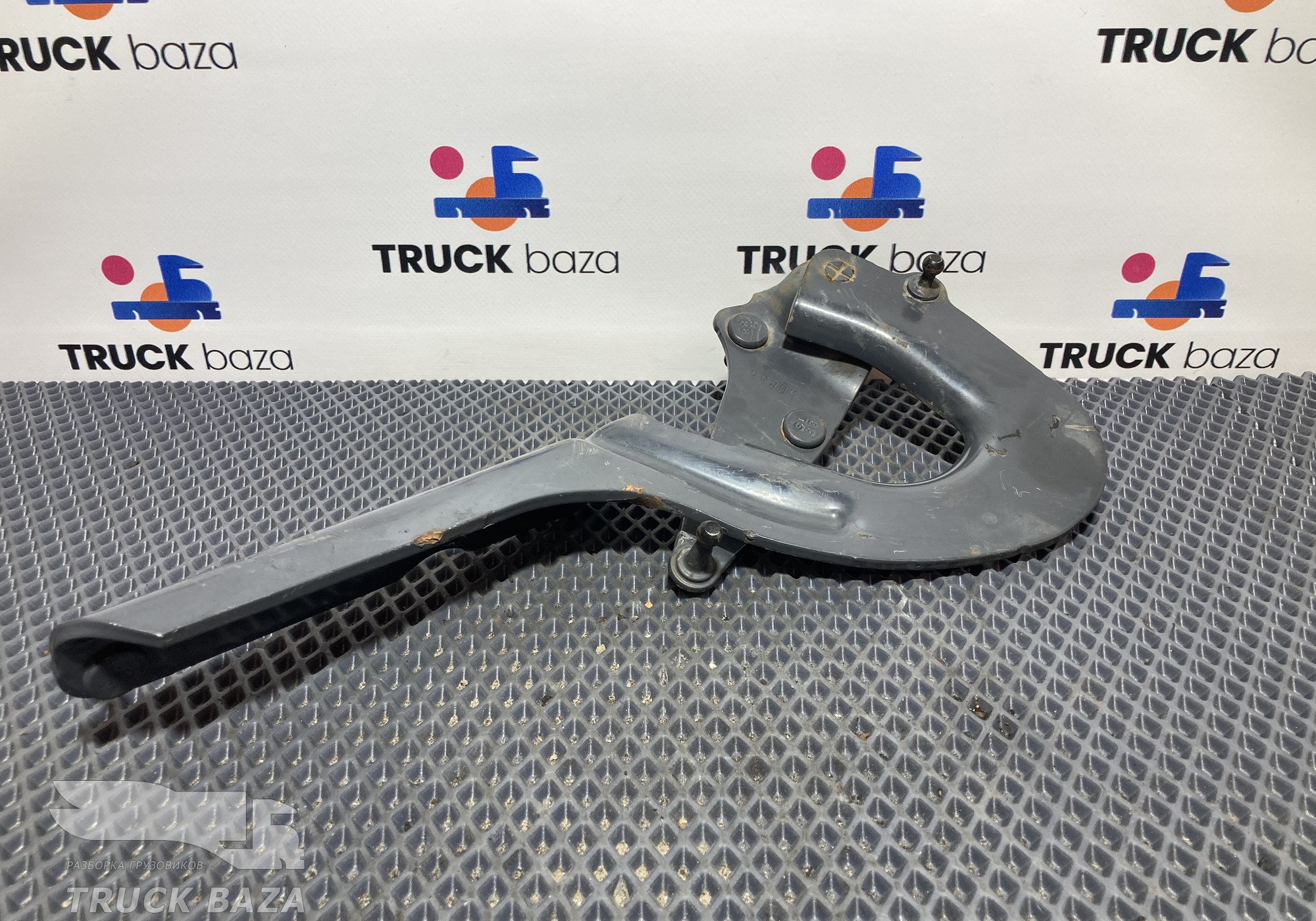 2650885 Петля капота правая для Scania 6-series R (с 2016)