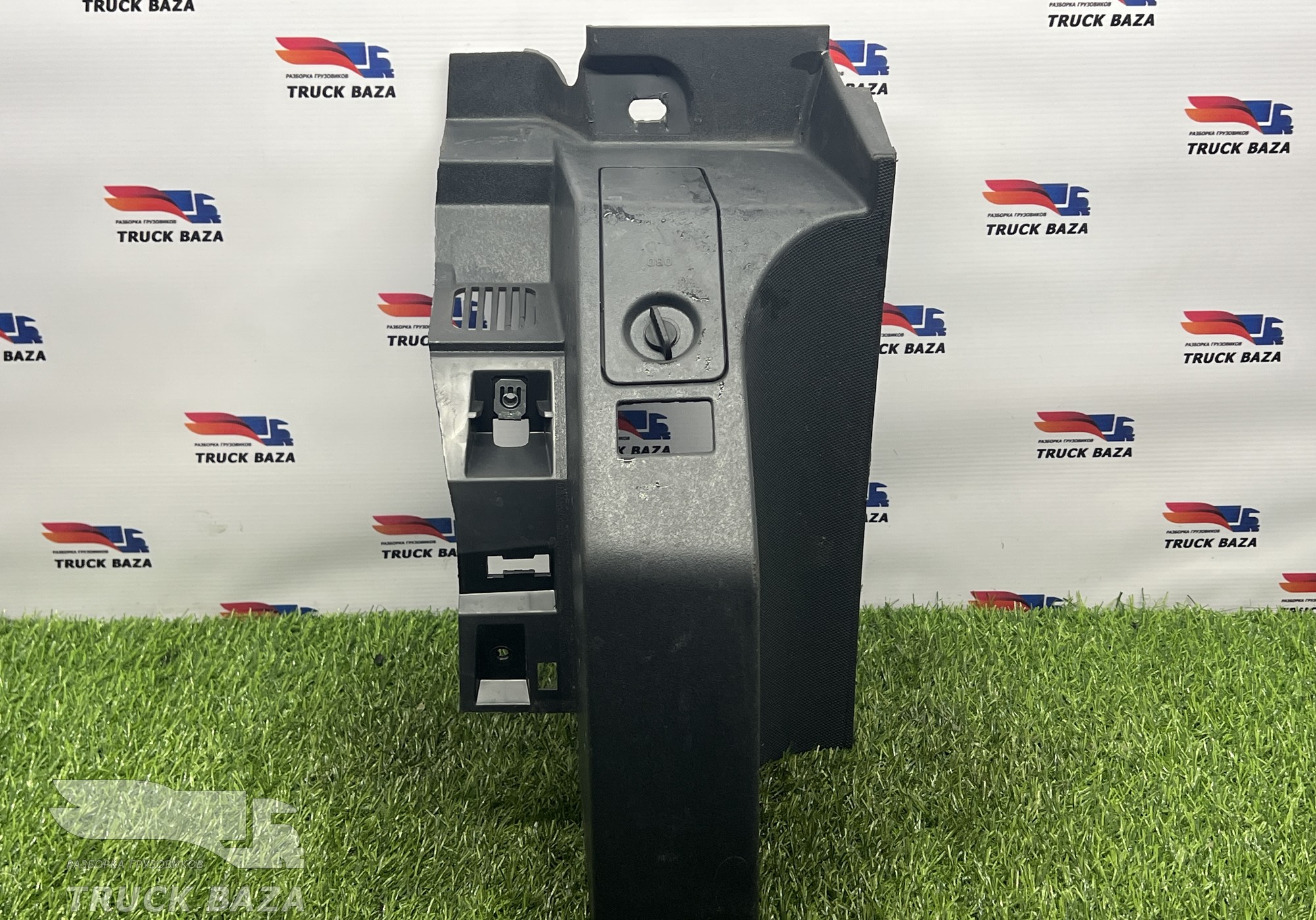 82280863 Накладка на торпедо левая для Renault T (с 2013)