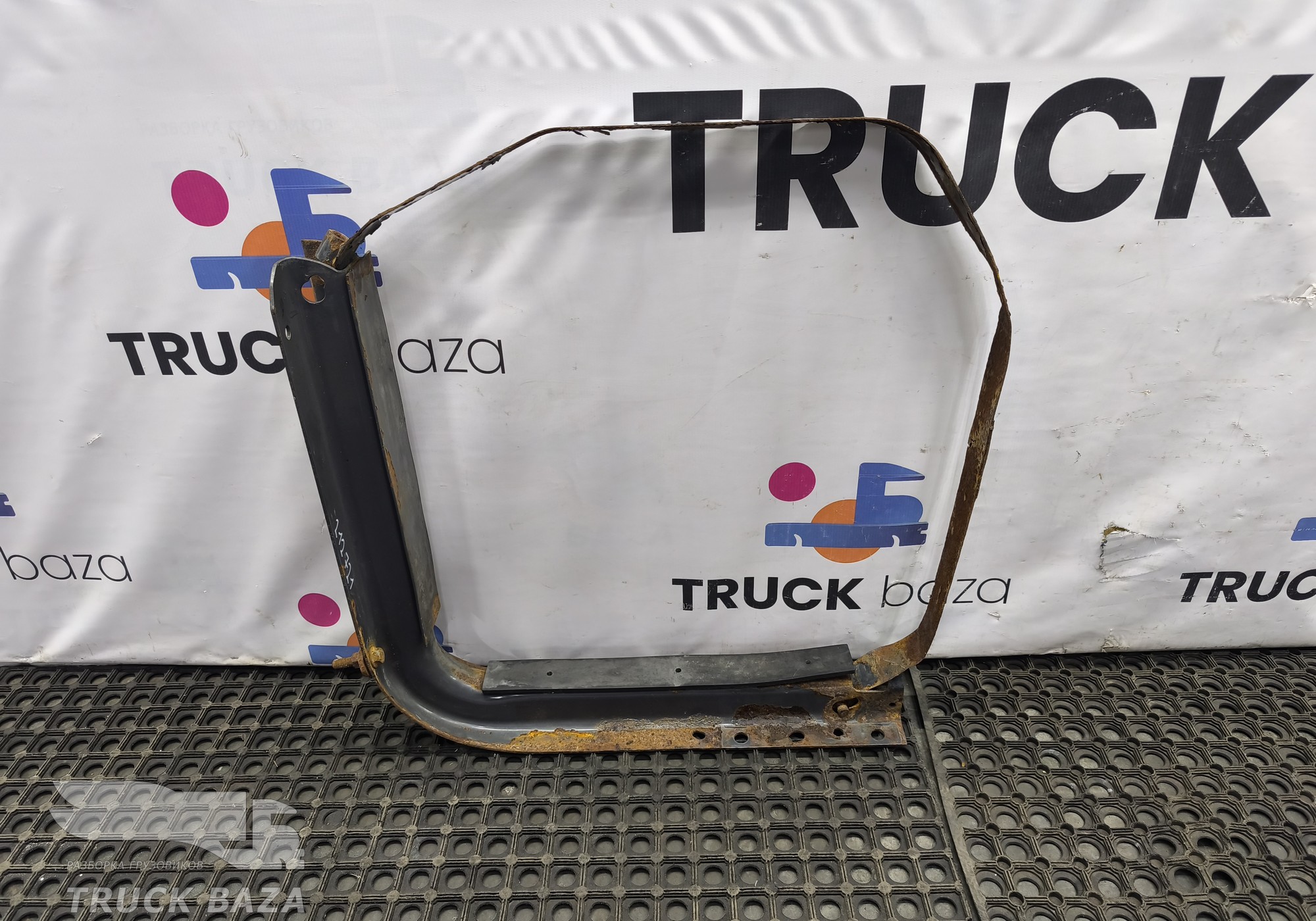 5010314453 Кронштейн топливного бака для Renault Magnum