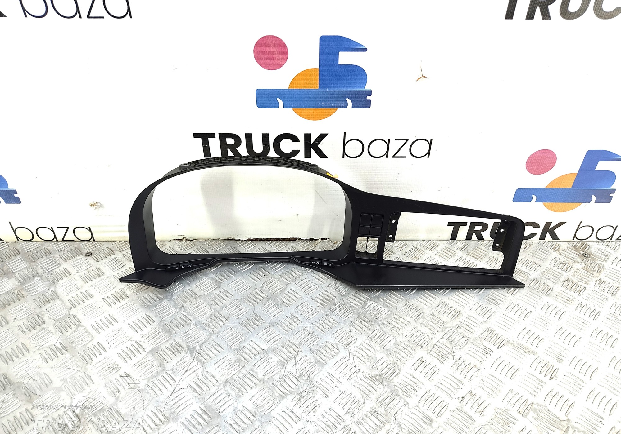 81617016357 Накладка панели приборов