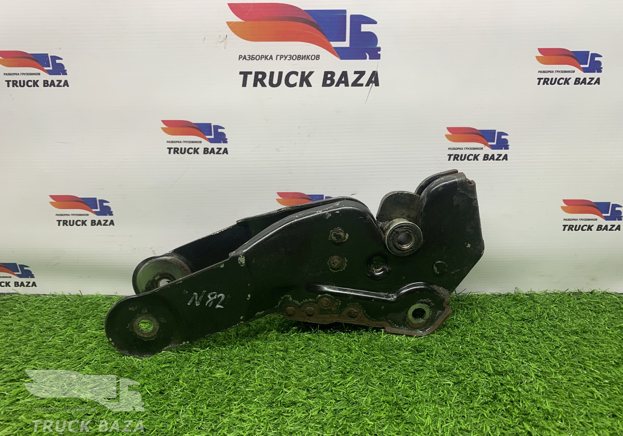 81618516030 Замок кабины