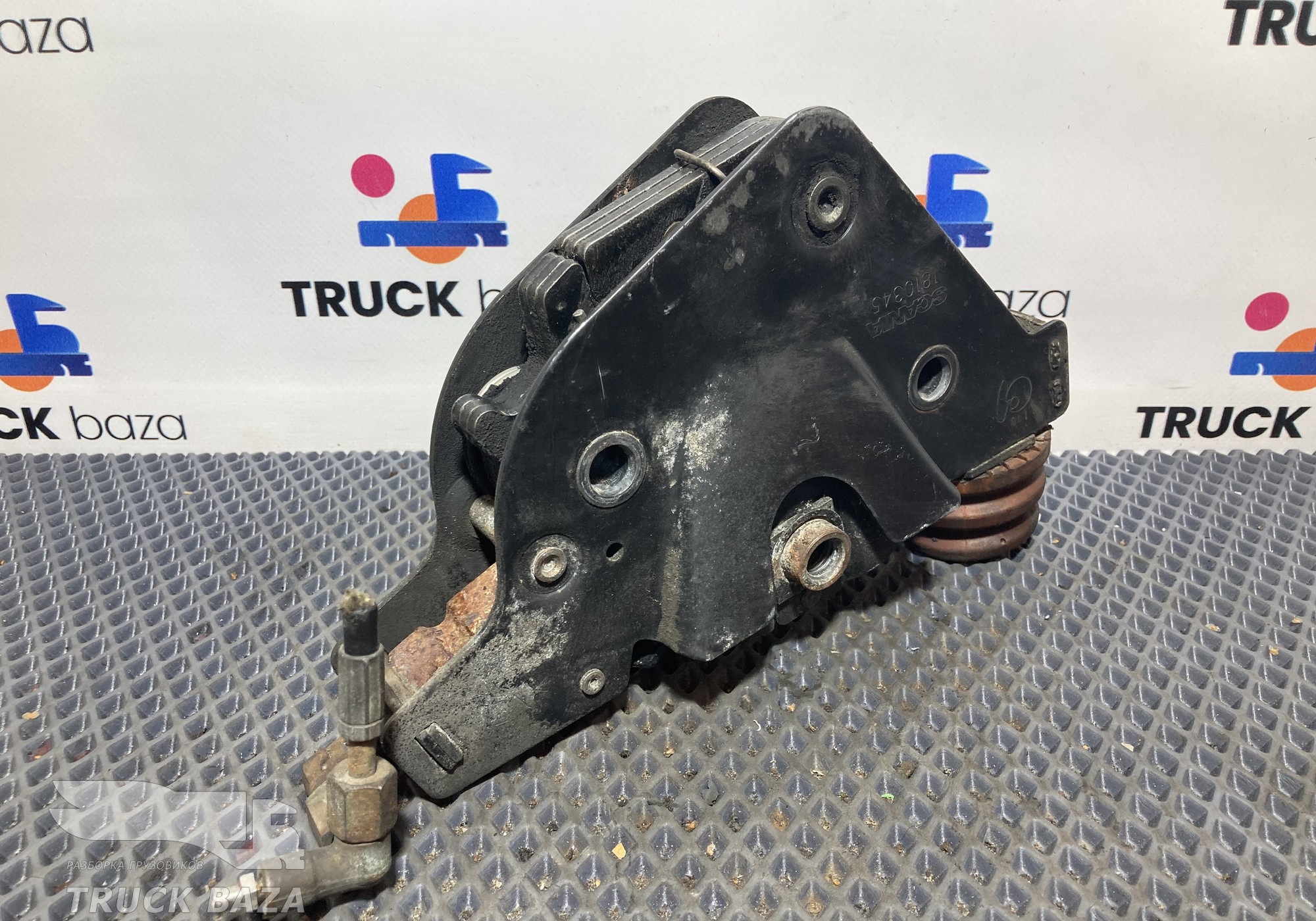 1810345 Замок кабины