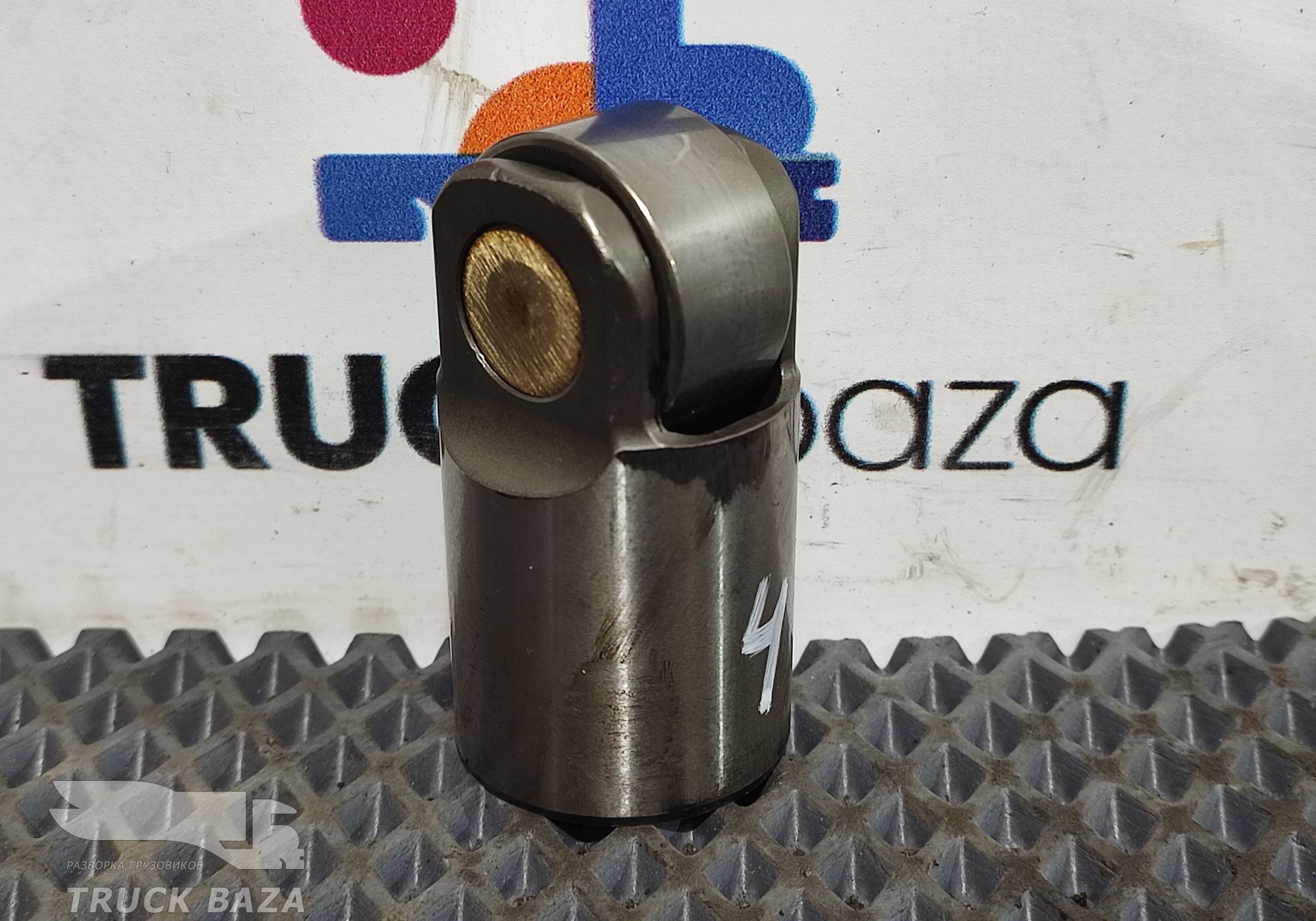 1867257 Толкатель выпускного клапана