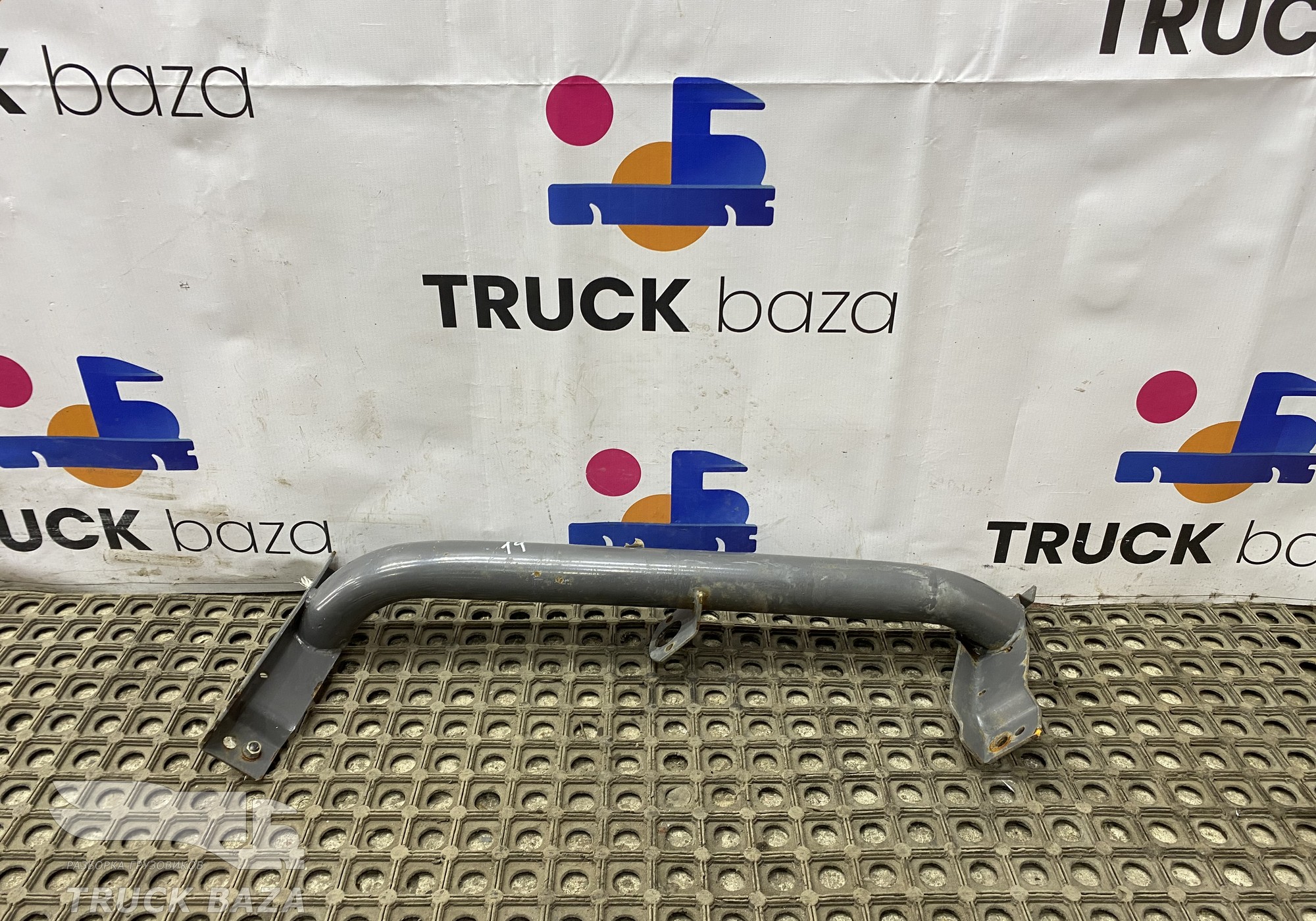 812W615405021 Кронштейн корпуса подножек левый для Sinotruk Sitrak C7H