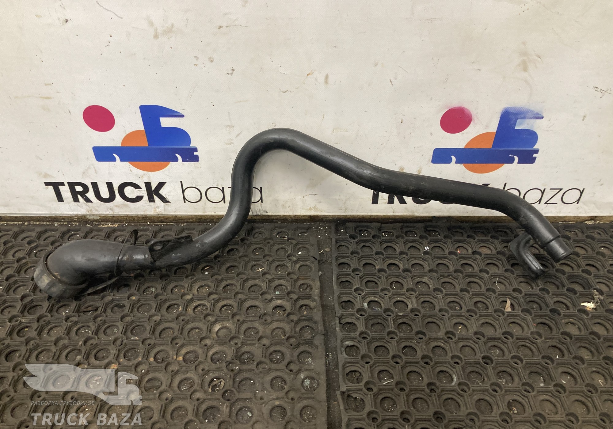 2015939 Маслозаливная горловина