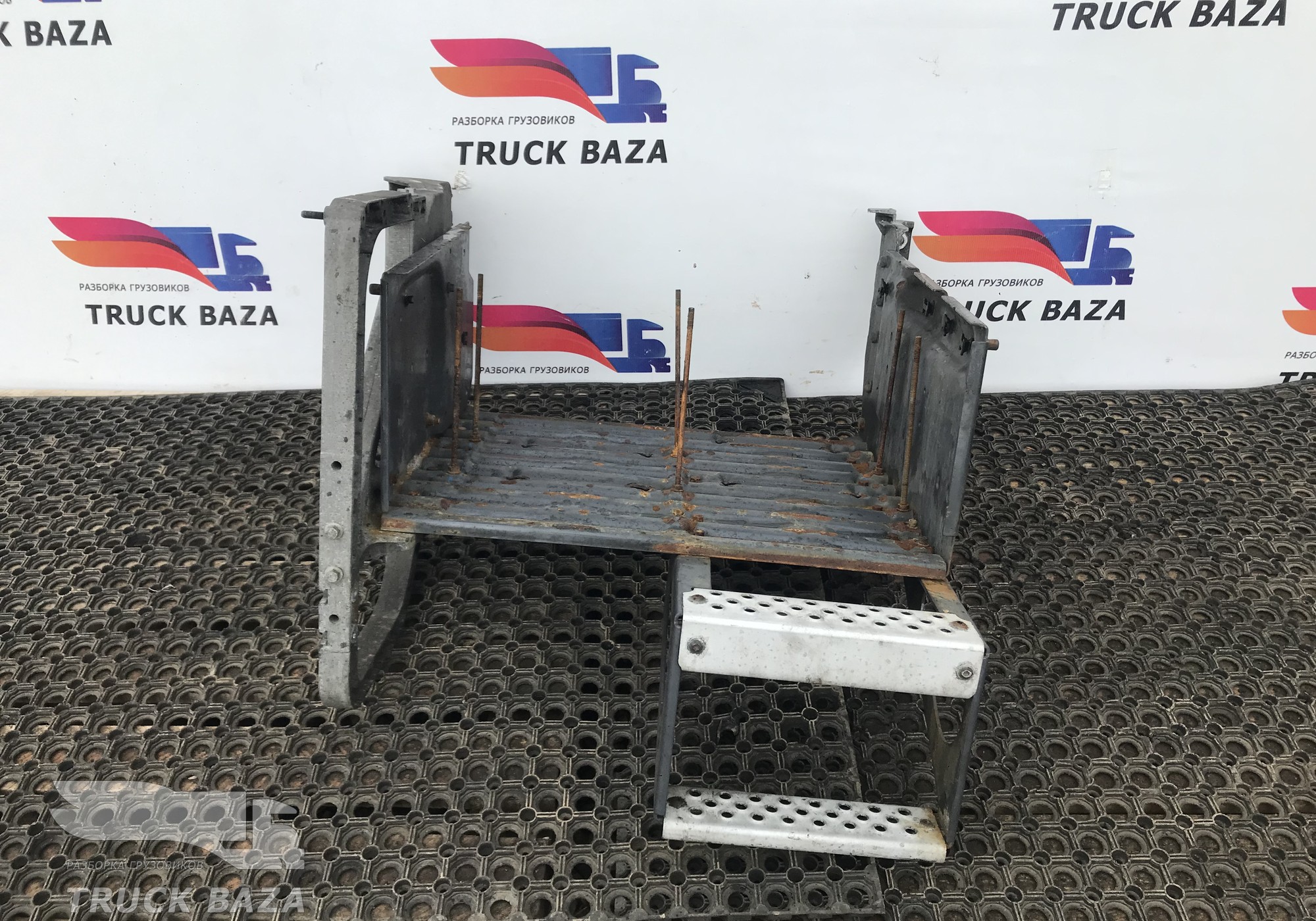 7421824077 Ящик АКБ для Renault T