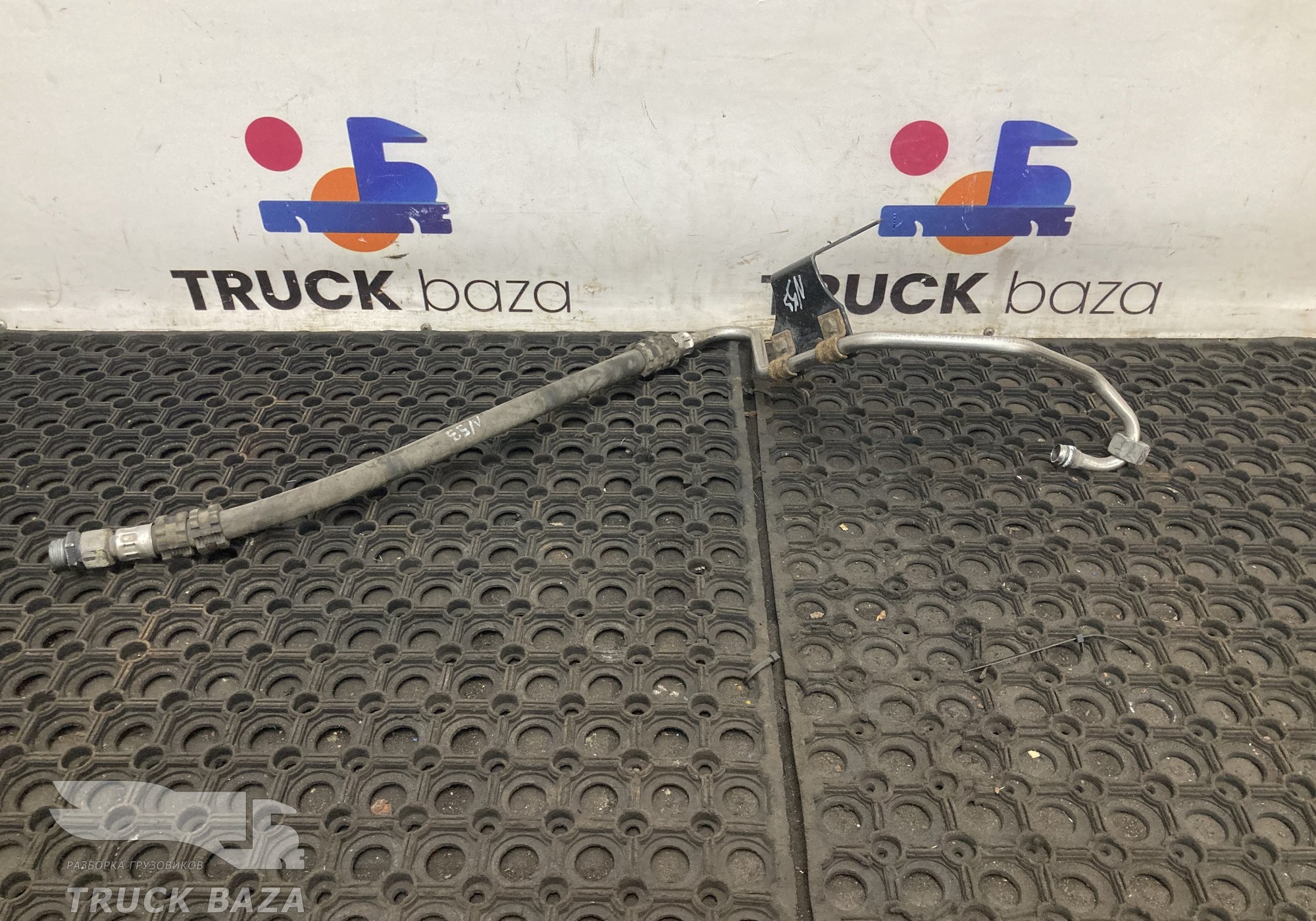 81512010406 Шланг тормозной передний правый для Man TGX