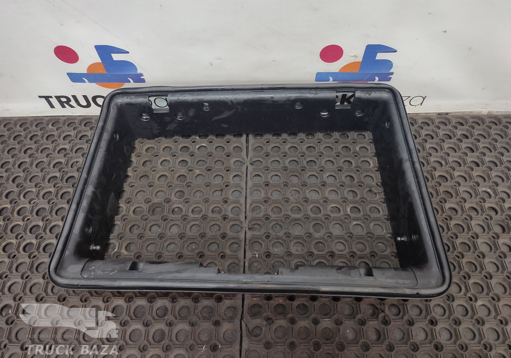 1891518 Рамка люка инструментального для Scania 5-series G (с 2004 по 2016)