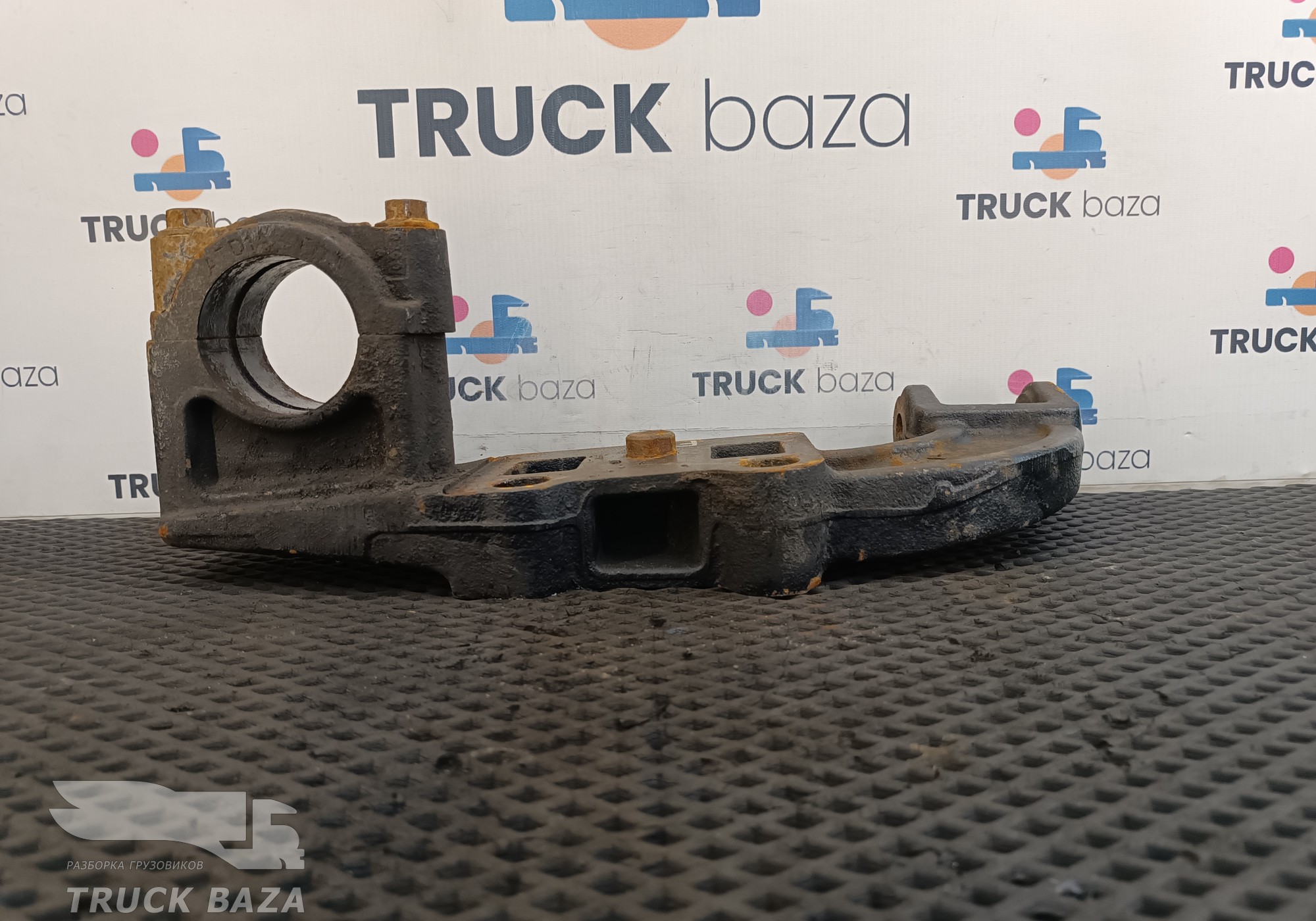 DC465B493BB Кронштейн стабилизатора переднего левый для Ford F-MAX (с 2018)