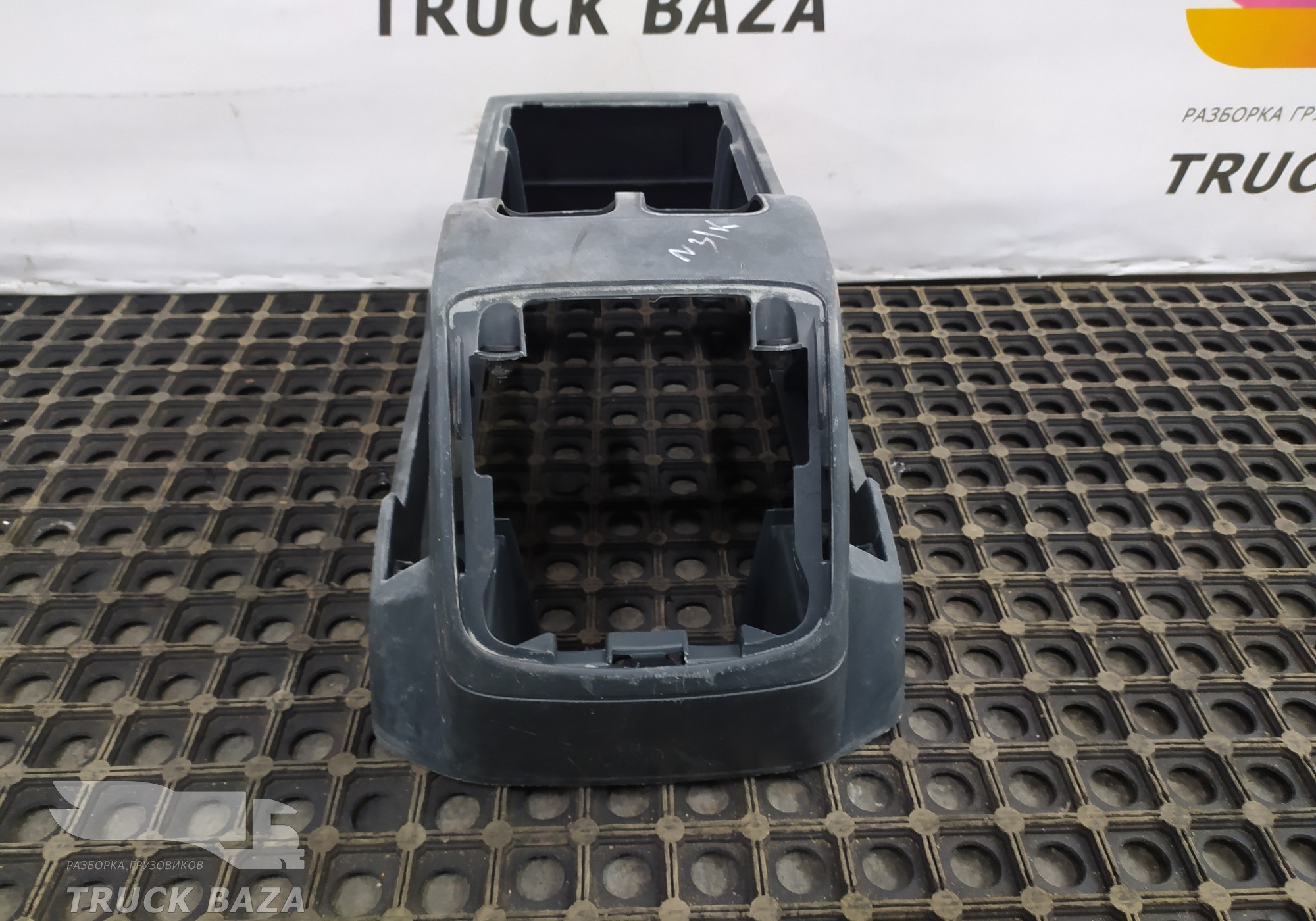 81617016343 Кожух рукоятки кпп для Man TGX