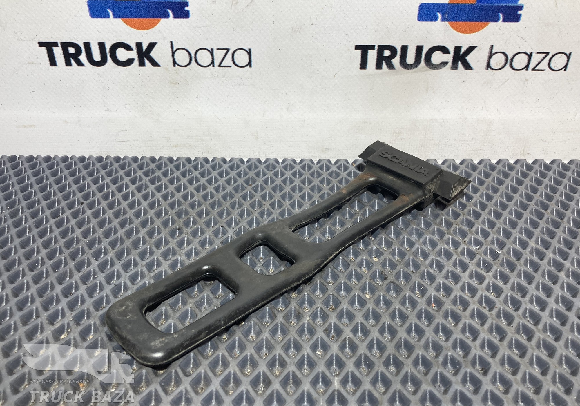 1383858 Крепление крыла заднего для Scania