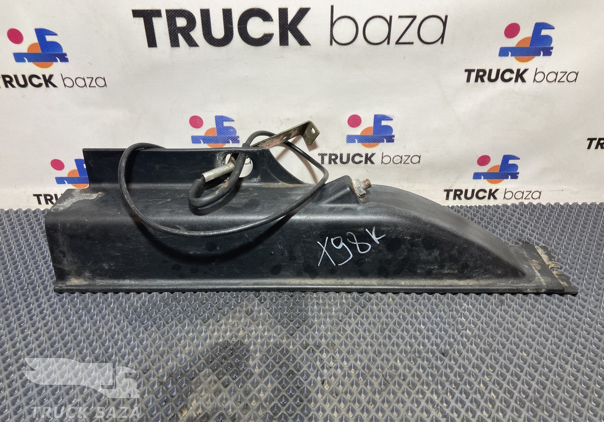 1368668 Накладка ручки бардачка левая для Daf XF105 (с 2005)