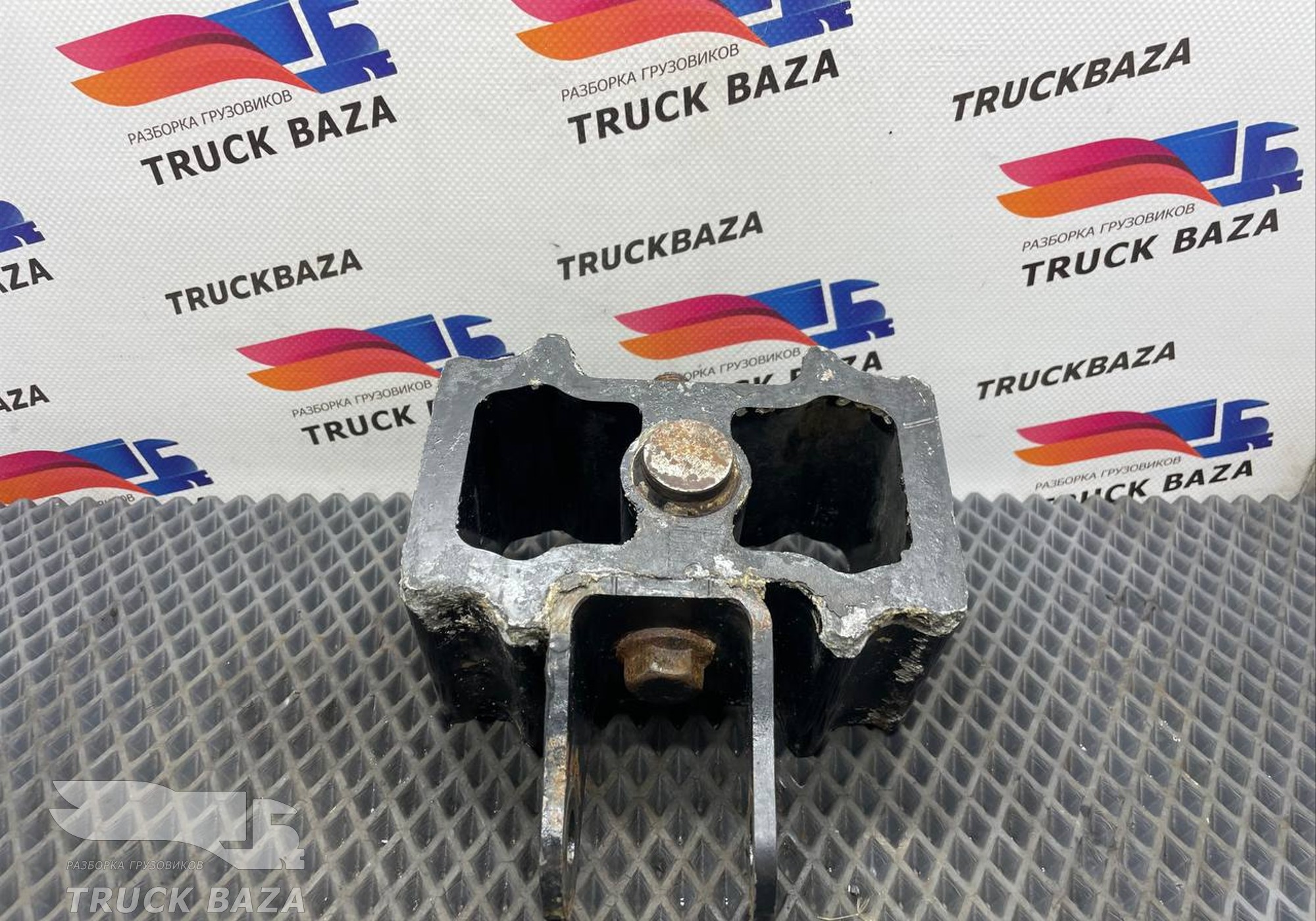 06461390012 Проставка передней рессоры для Man TGX TG3 (с 2020)