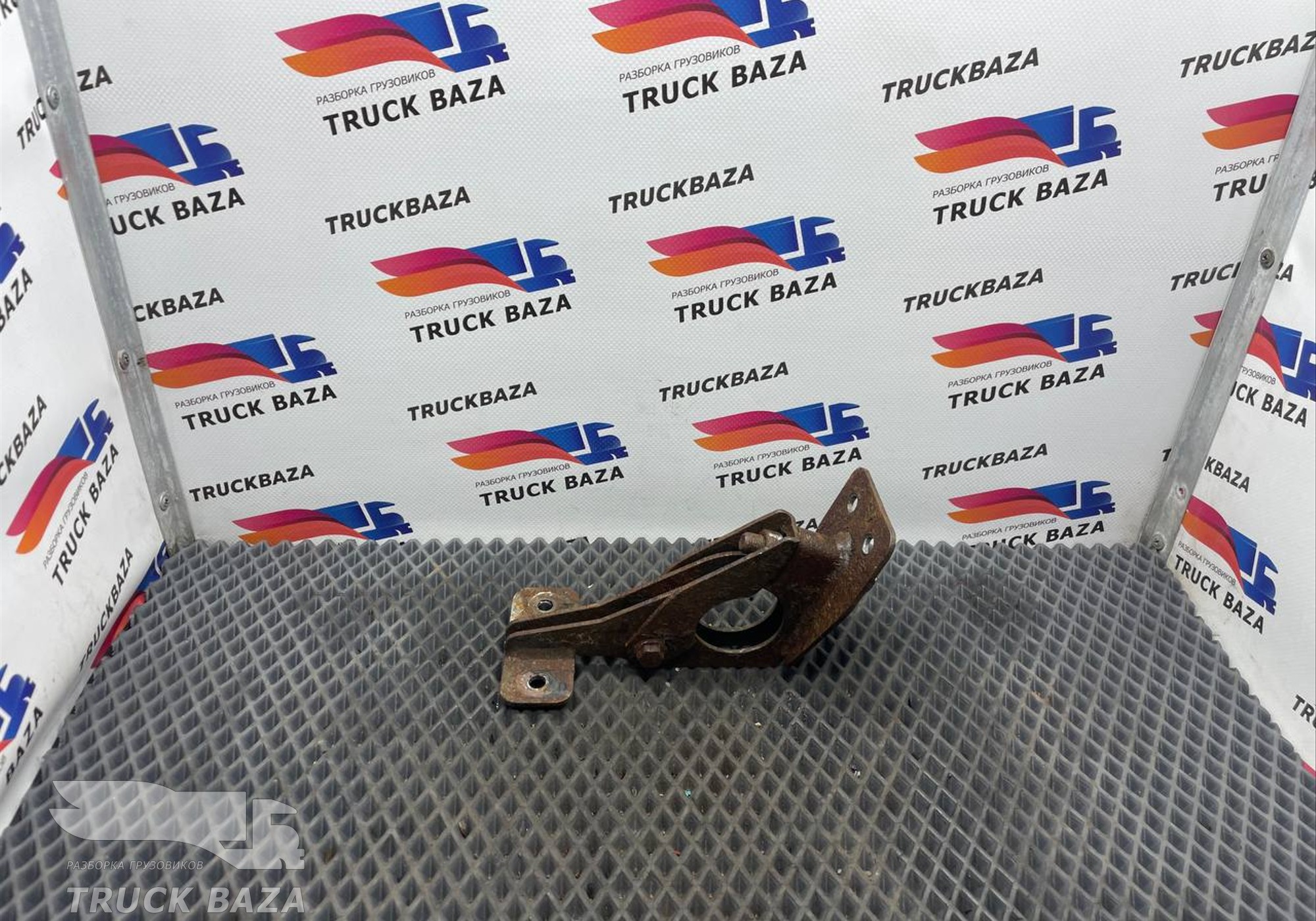 Кронштейн крыла для КАМАЗ 54901