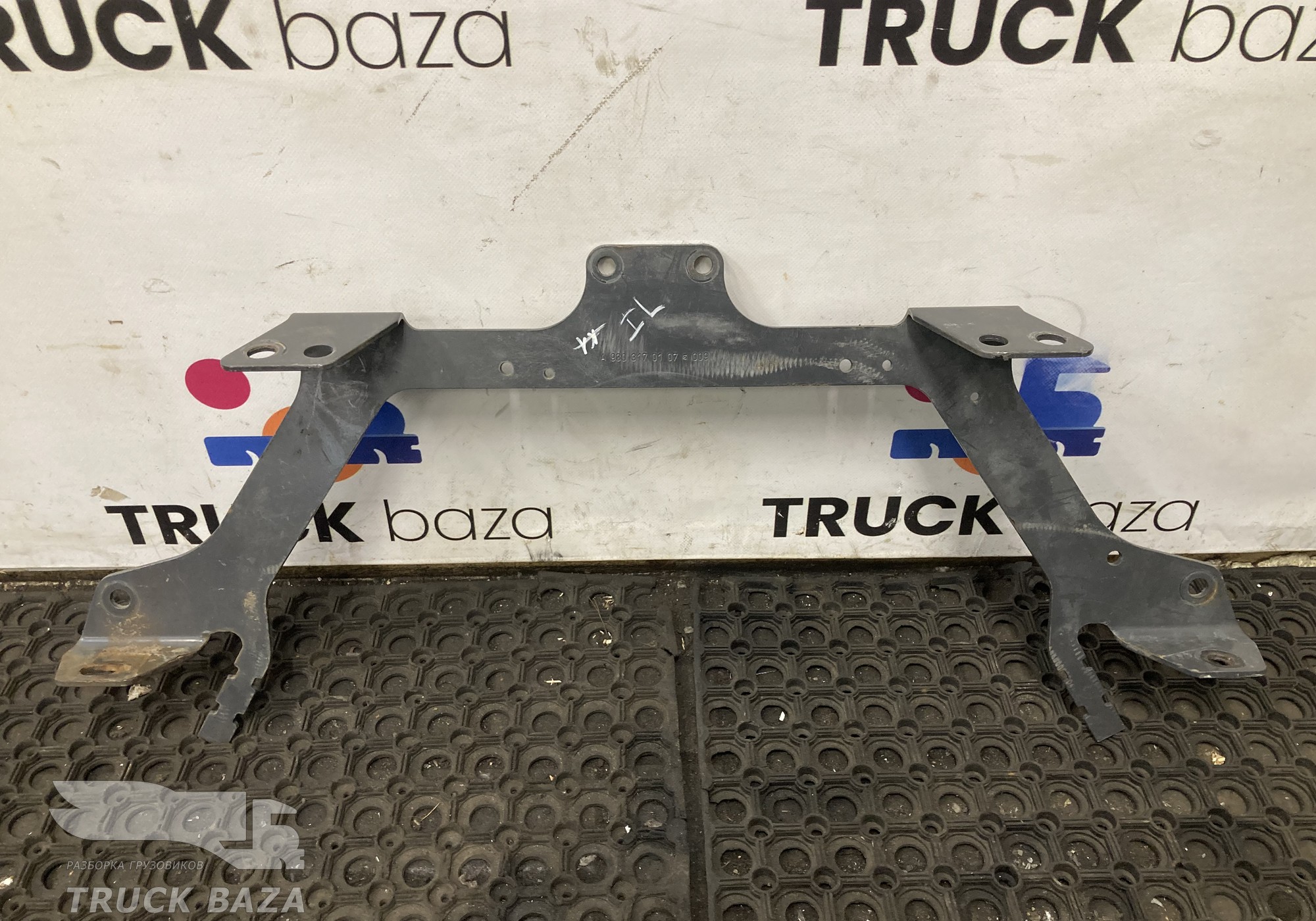 A9303170107 Кронштейн розеток для Mercedes-Benz