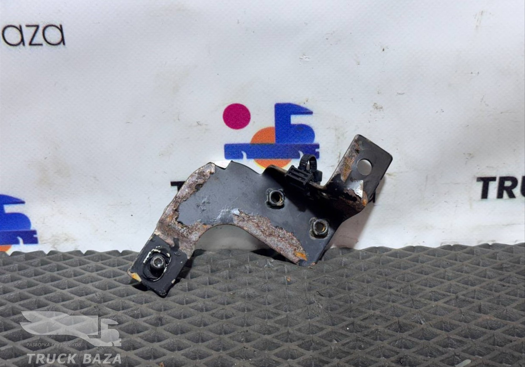 810W624105147 Кронштейн торпедо для Sinotruk Sitrak C7H