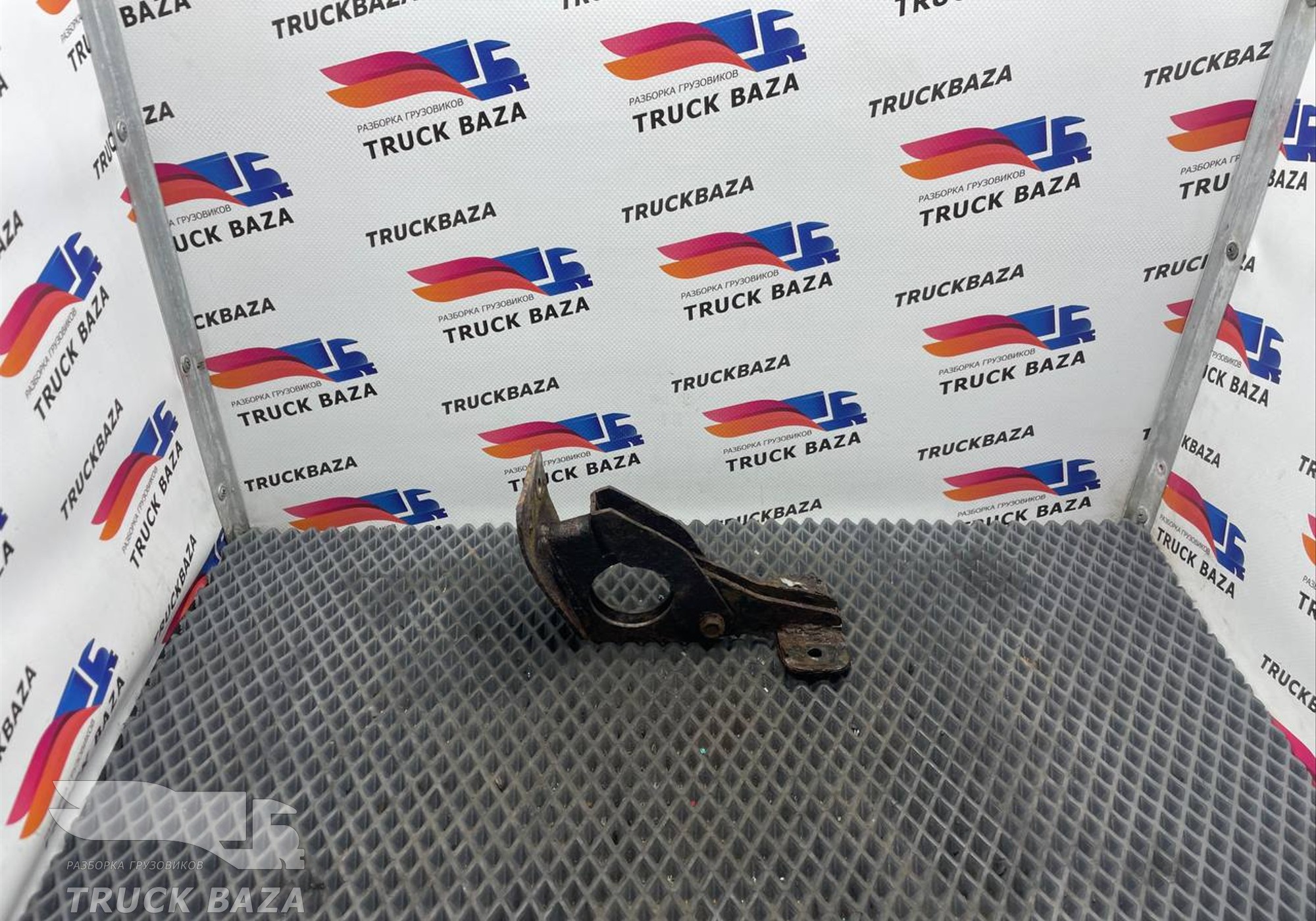 Кронштейн крыла для КАМАЗ 54901